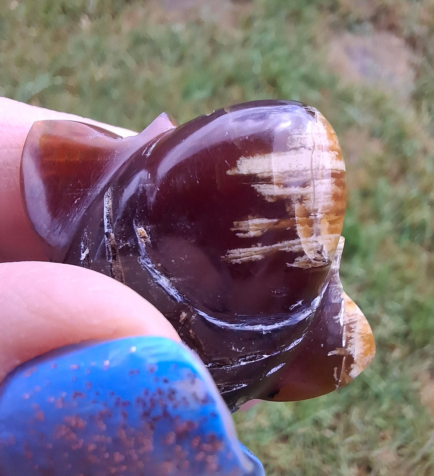 Red Amber Honey Bee Carving, 7.47g, Fossil (Ref: Bee37)