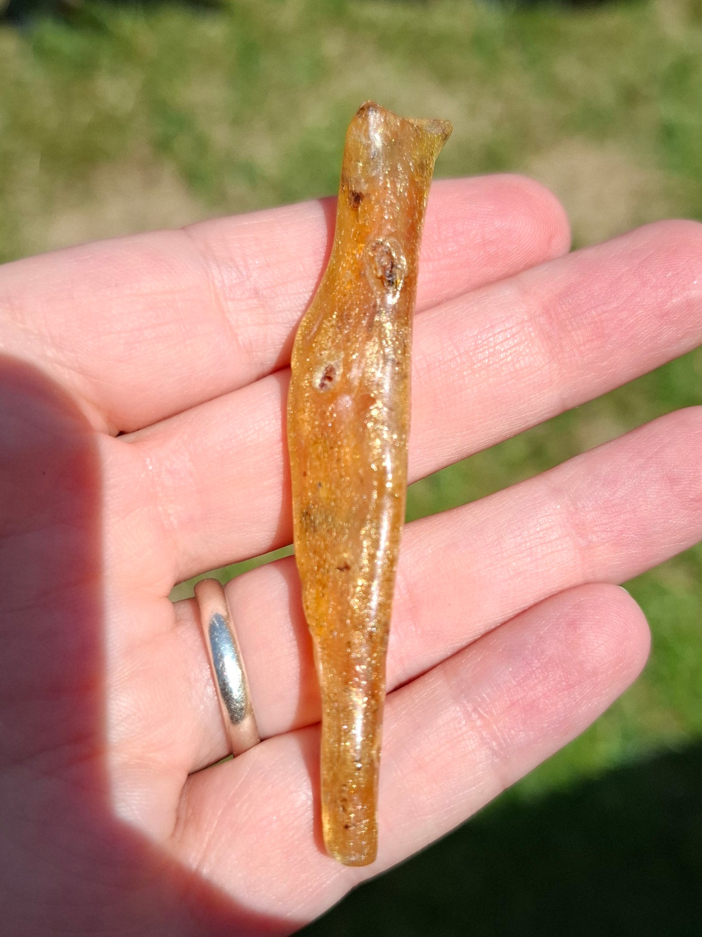 Copal Young Amber with INSECTS inside, 5.07g, Fossil (Ref: CA35)