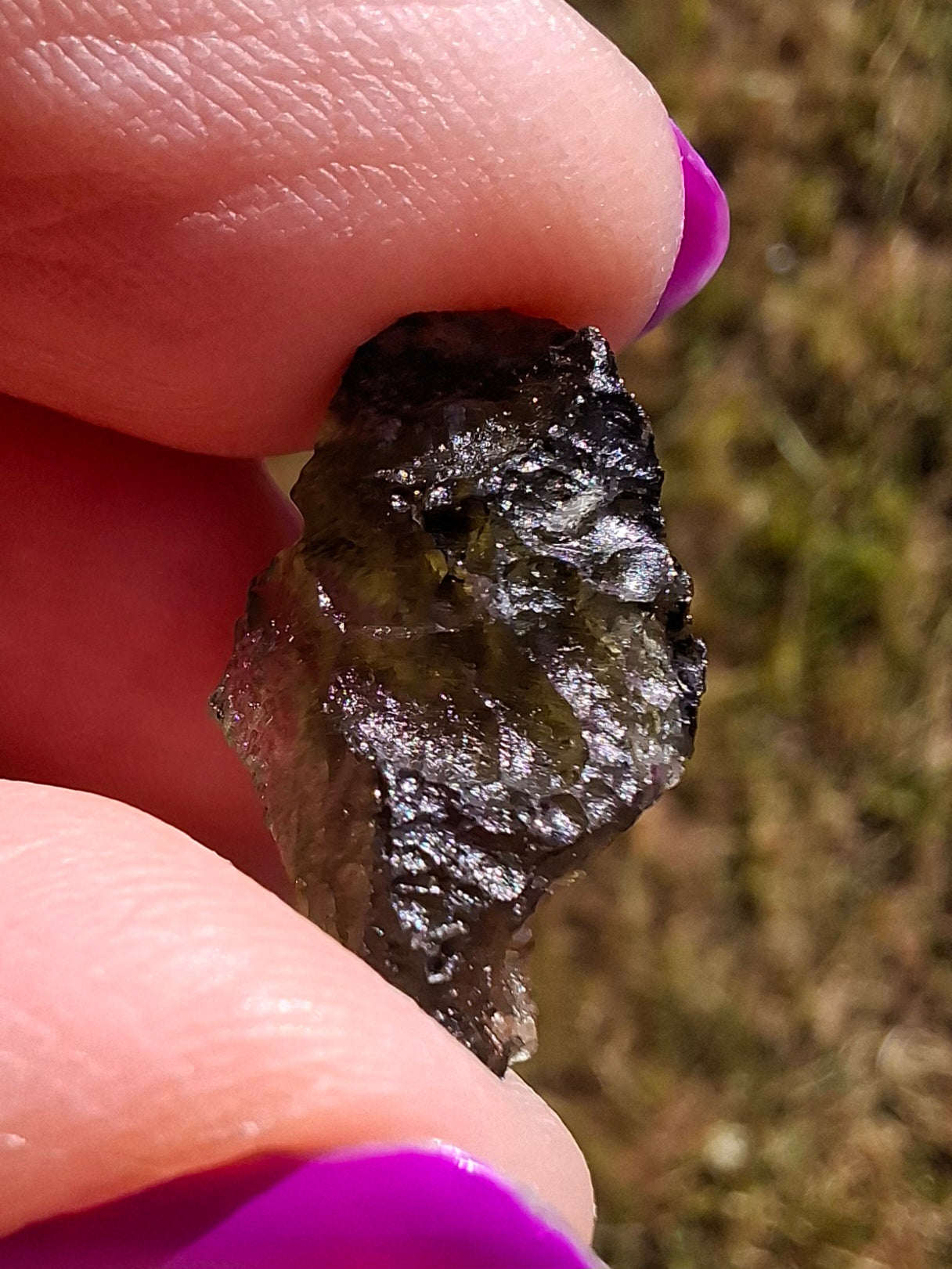 Moldavite Piece, 0.98g, Tektite (Ref: 1427)