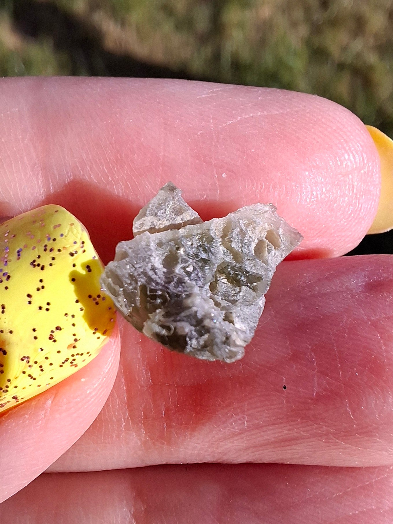 Moldavite Piece, 0.68g, Tektite (Ref: 1481)