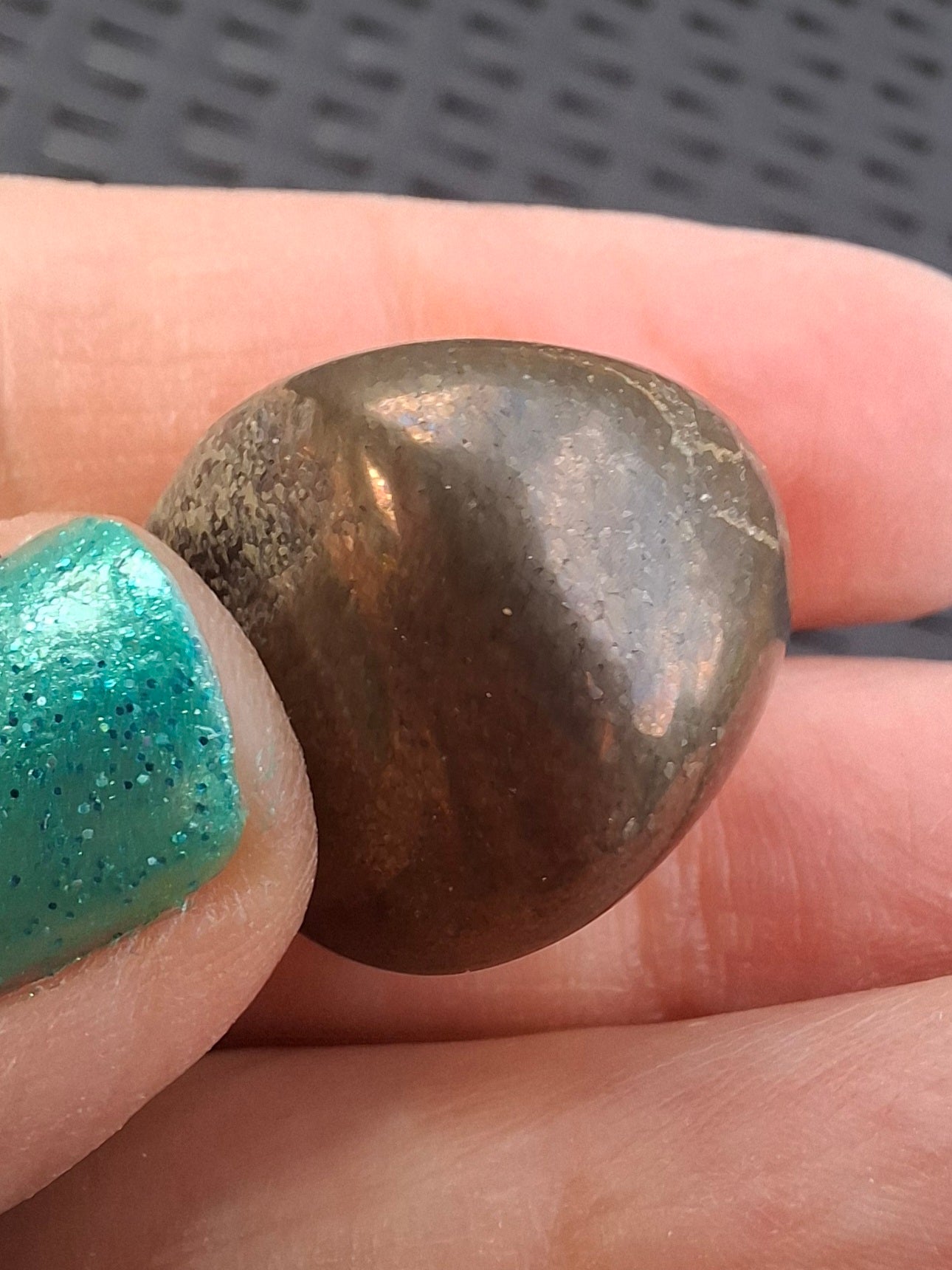 Apache Gold Tumble Stone, Crystal (Ref: T228)