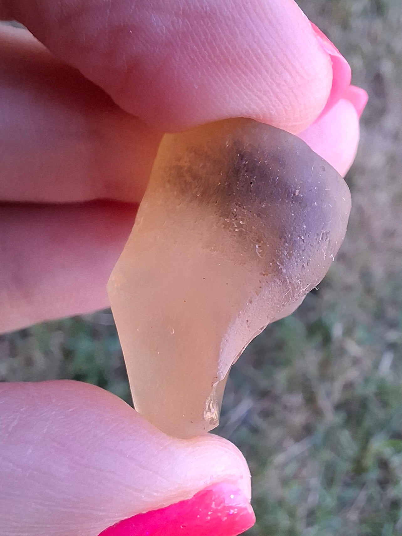 Libyan Desert Glass (darker) Piece, 7.00g, Tektite (Ref: L1373)