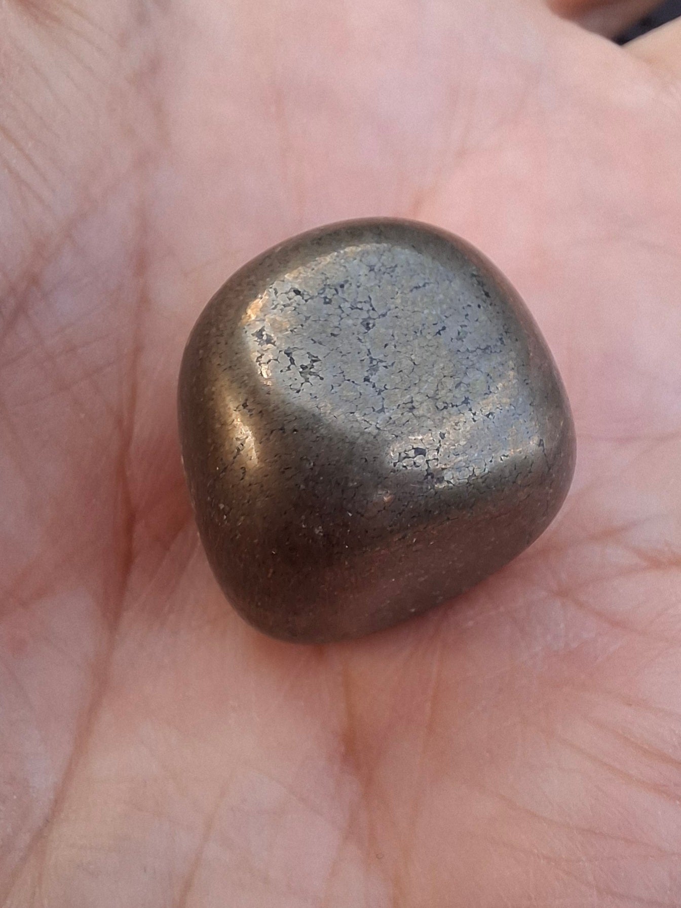 Apache Gold Tumble Stone, Crystal (Ref: T231)
