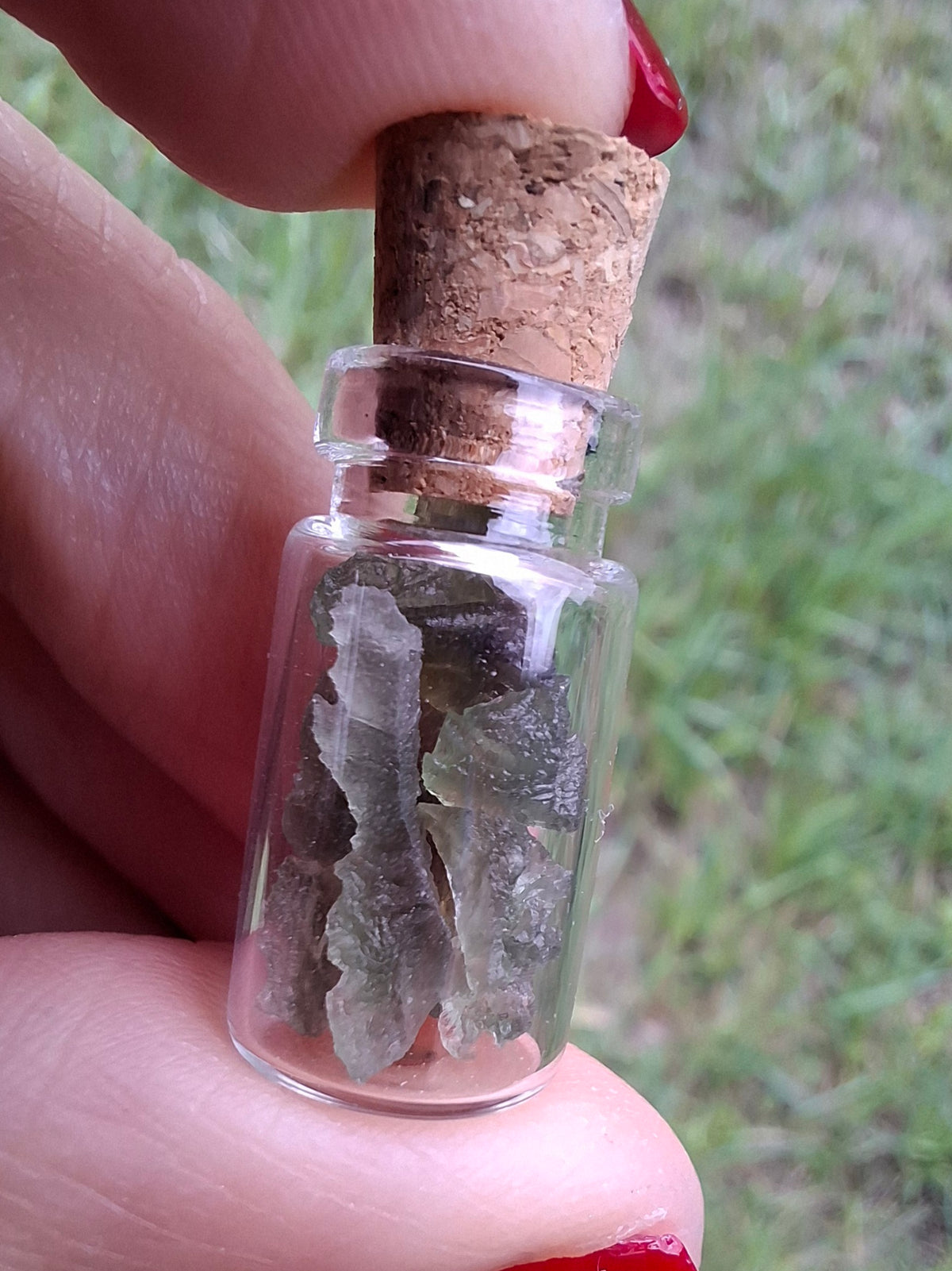 Moldavite Chips (1.00g) in 1ml Bottle, Tektite (Ref: B33)