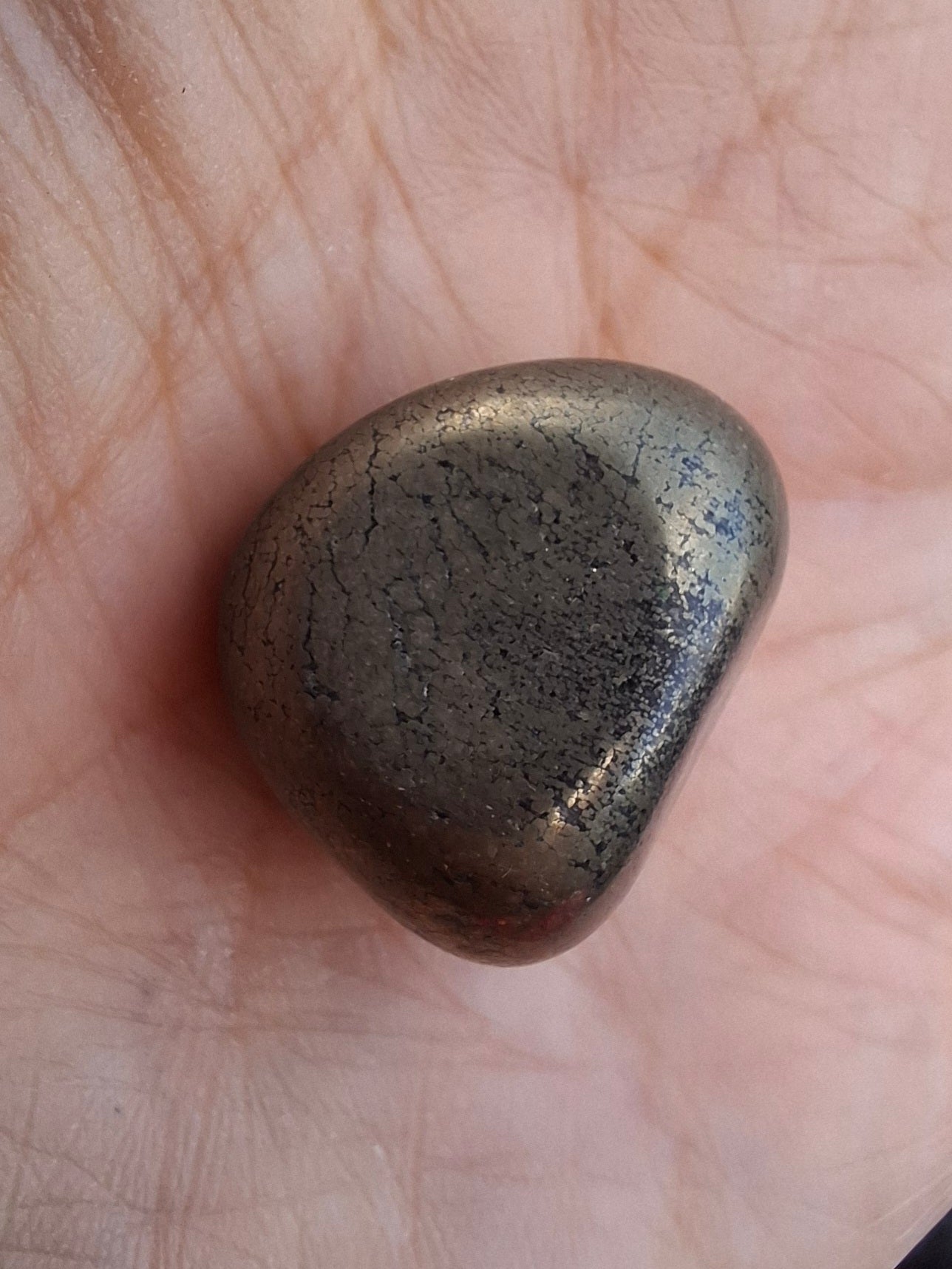 Apache Gold Tumble Stone, Crystal (Ref: T226)