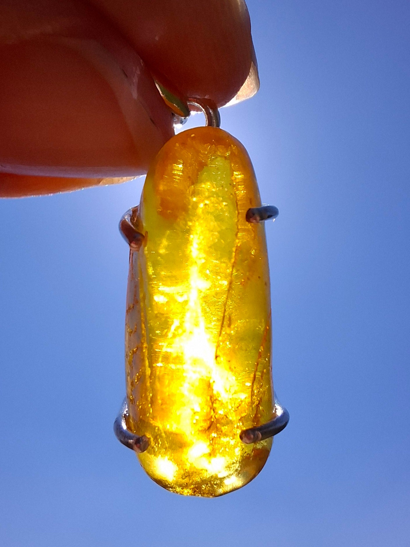 Baltic Amber Pendant, 925 Silver, Fossil (Ref: AP13)