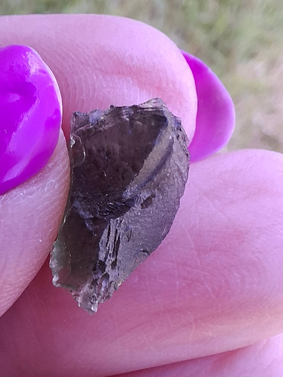 Moldavite Piece, 0.82g, Tektite (Ref: 1456)