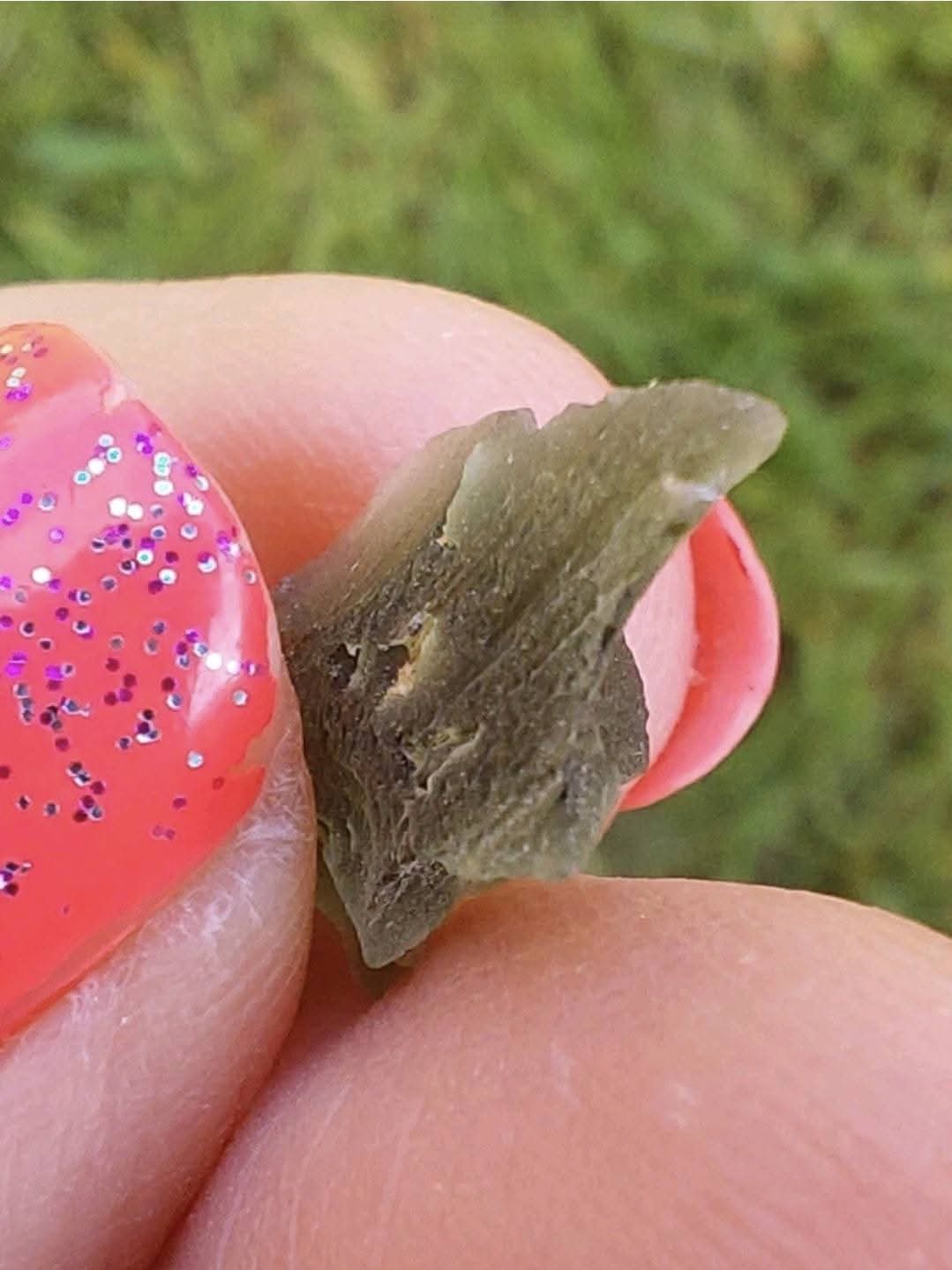 Moldavite Piece, 0.75g, Tektite (Ref: 1124)