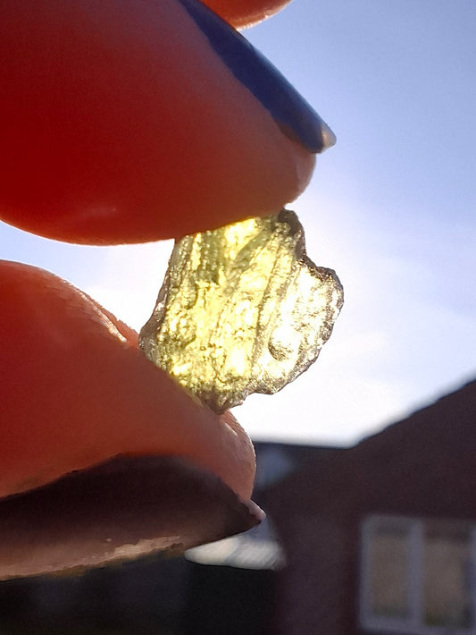 Moldavite Piece, 0.58g, Tektite (Ref: 1381)