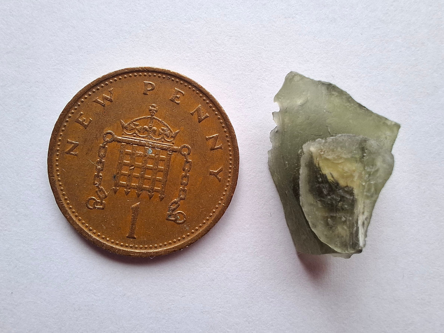 Moldavite Piece, 1.65g, Tektite (Ref: 1387)