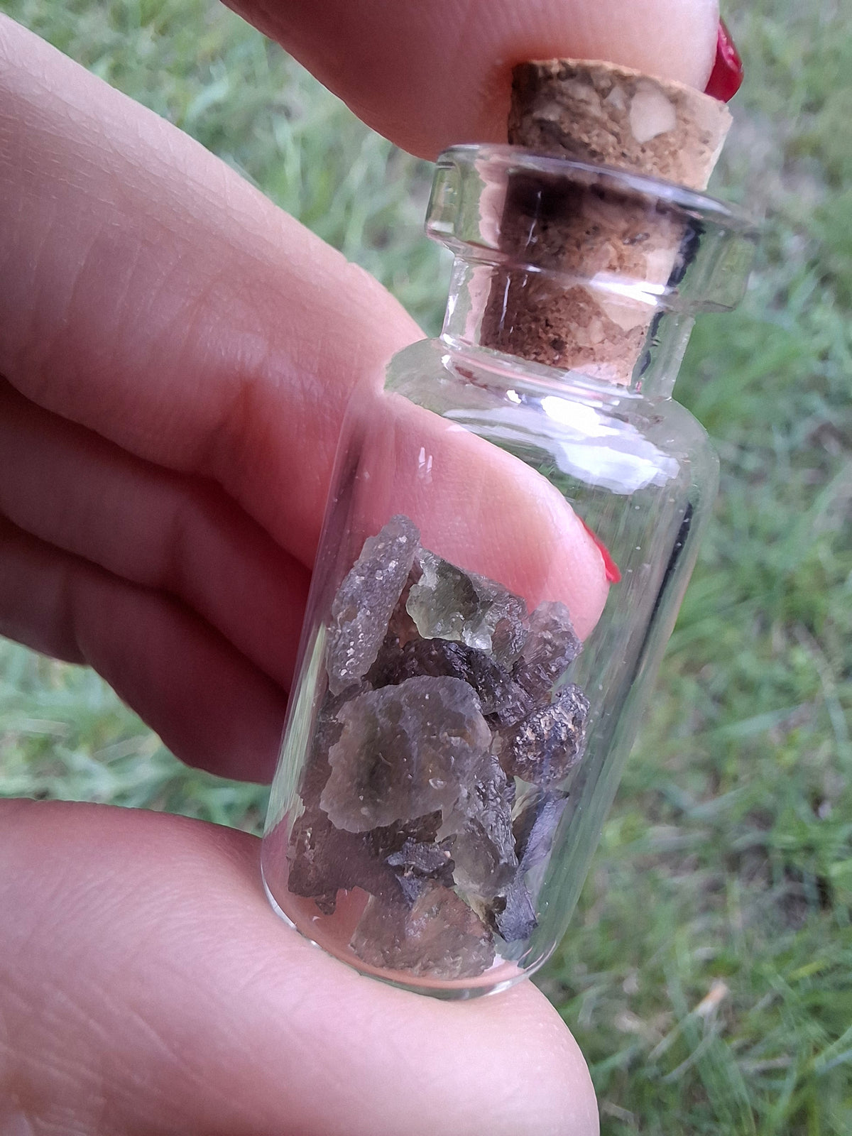 Moldavite Chips (2.00g) in 3ml Bottle, Tektite (Ref: B41)