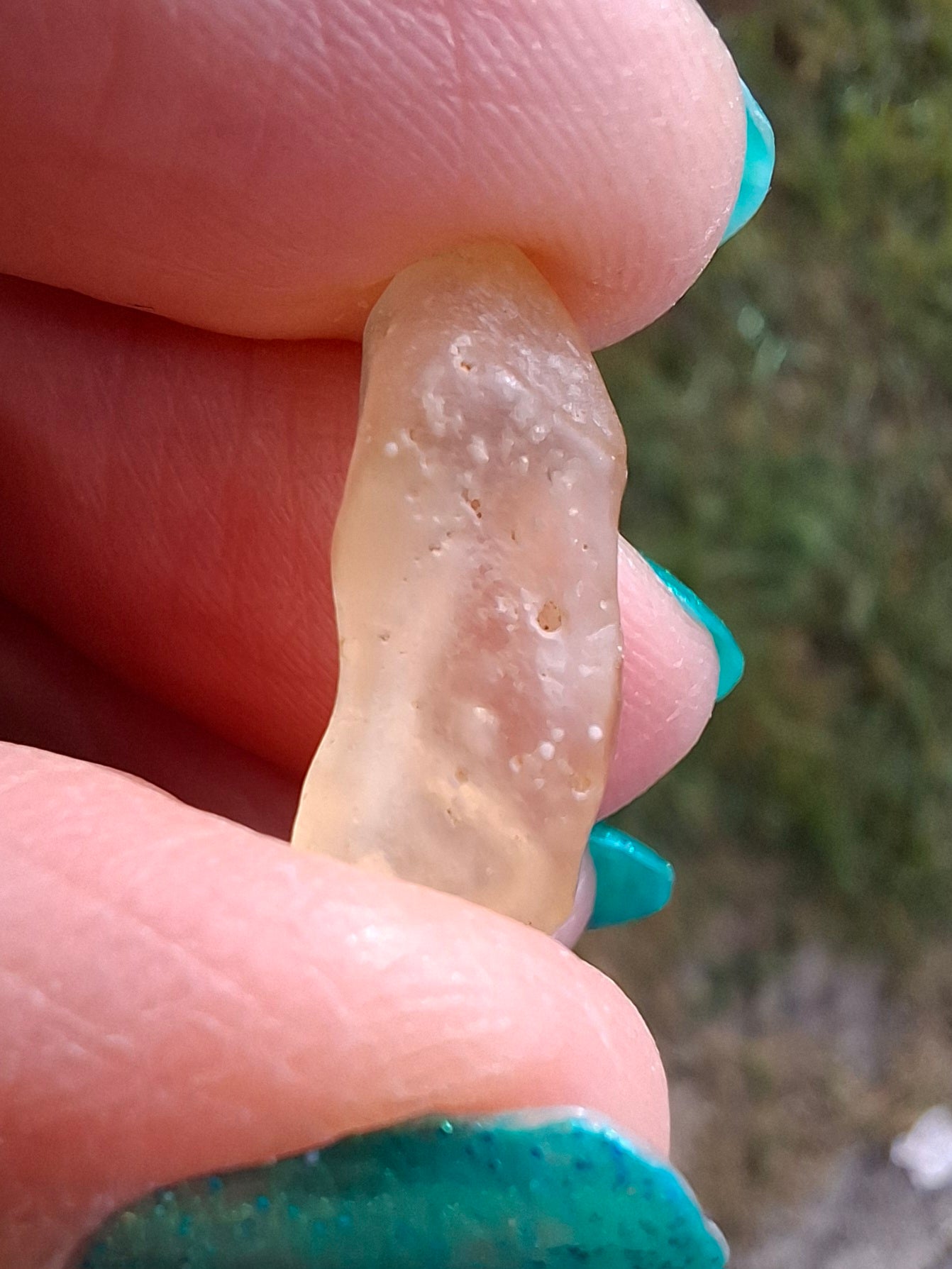 Libyan Desert Glass small Piece, 1.50g, Tektite