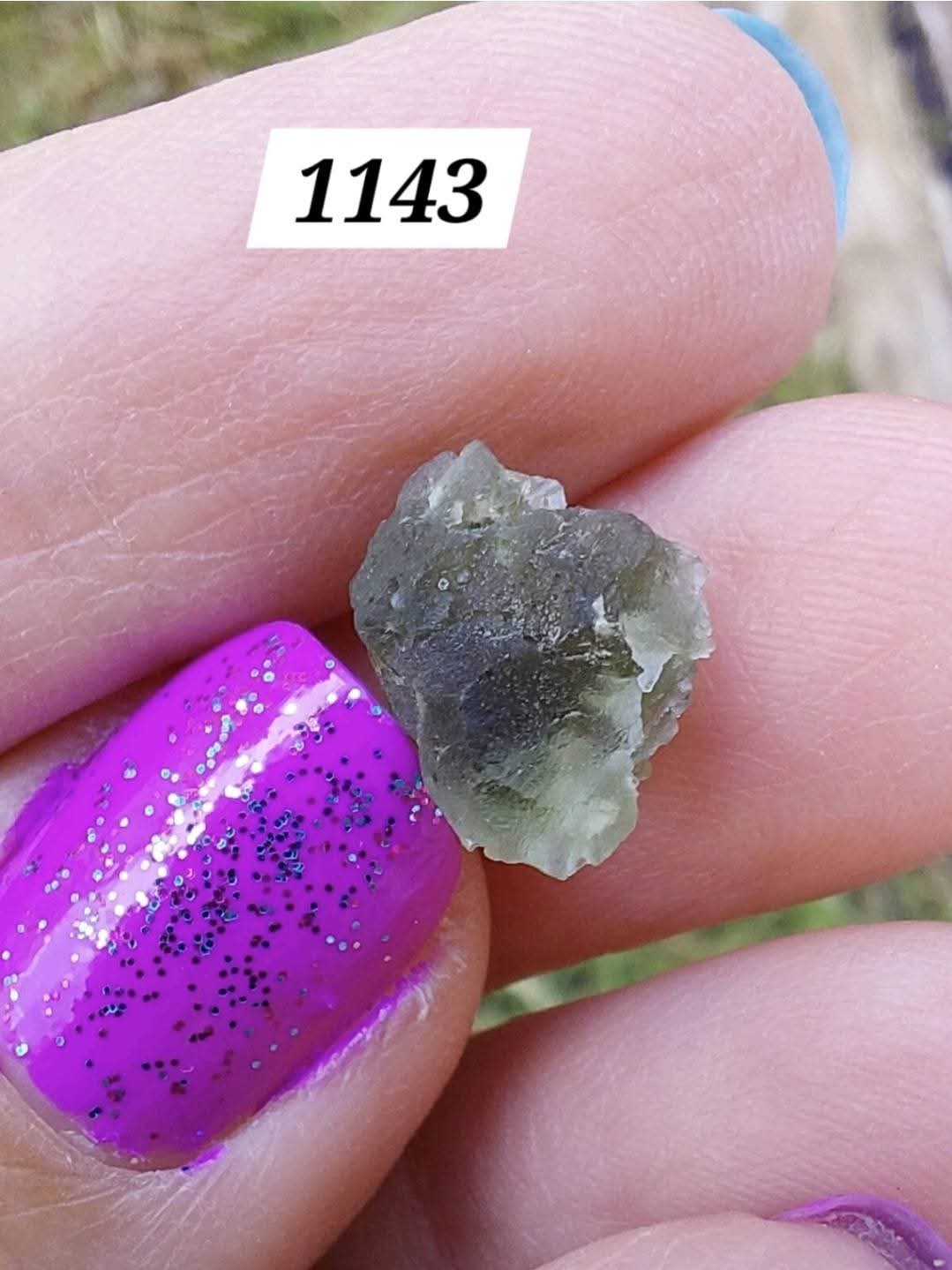 Moldavite Piece, 0.64g, Tektite (Ref: 1143)