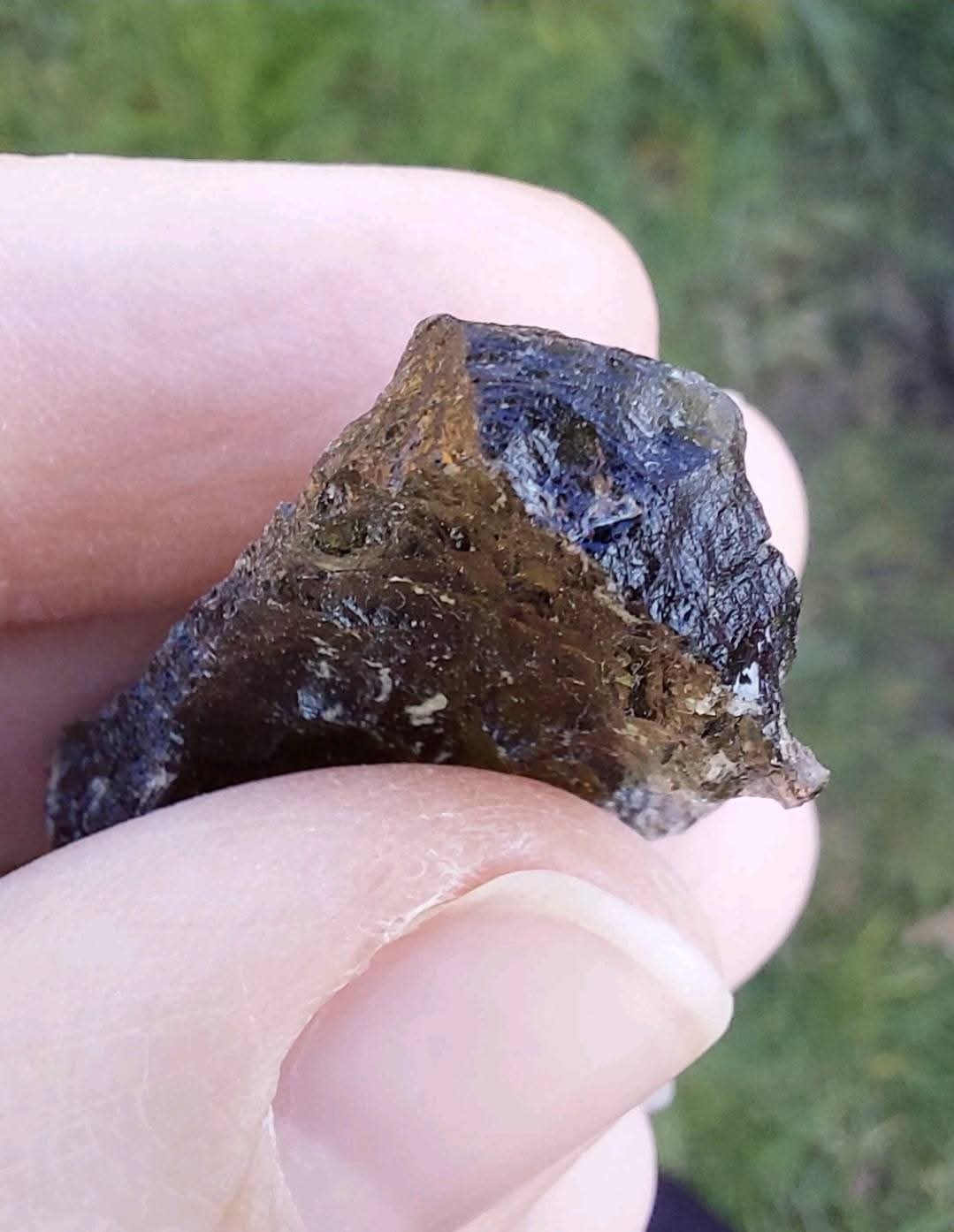 Moldavite Piece, CHLUM, 7.54g, Tektite (Ref: 1048)