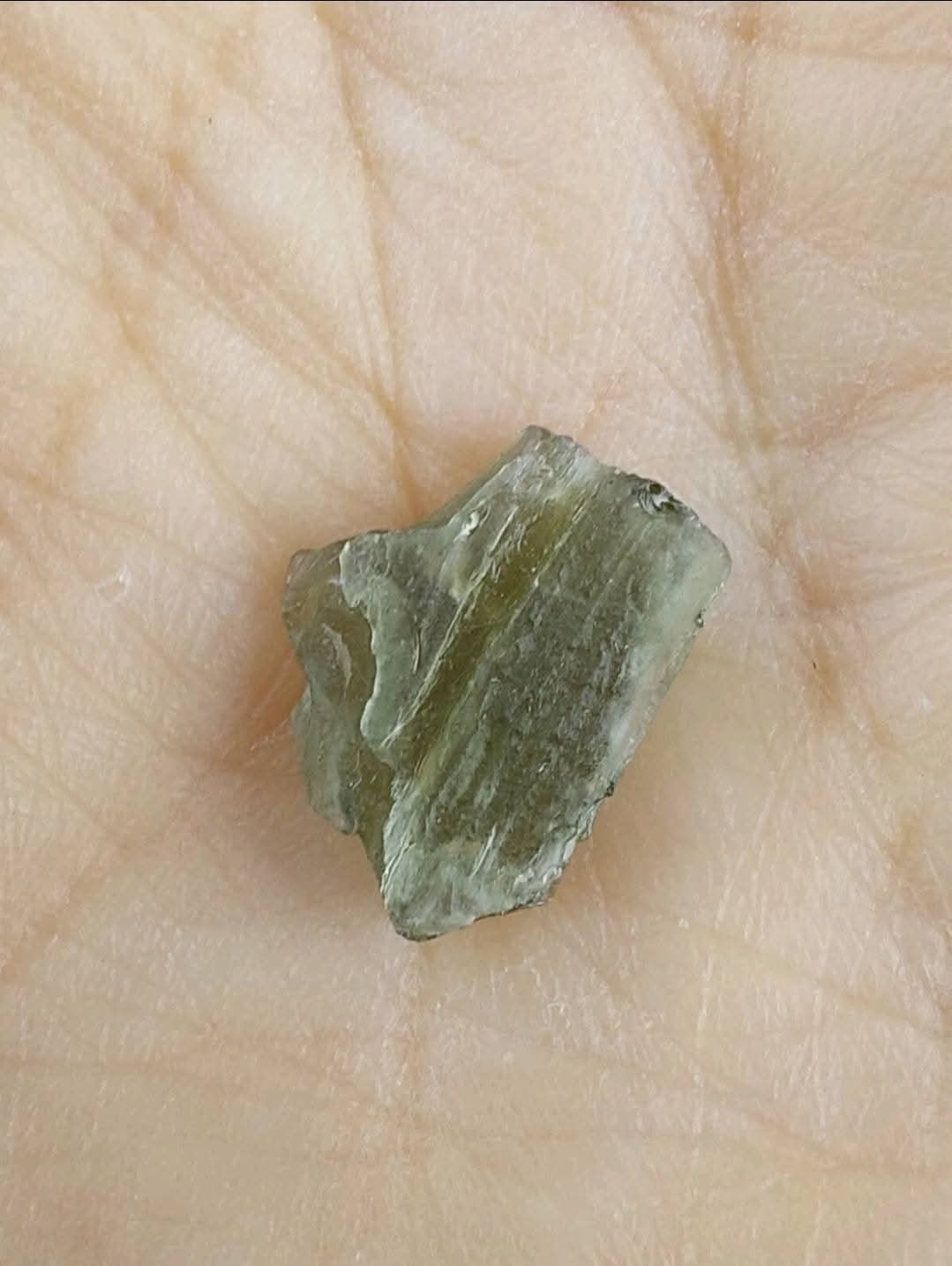 Moldavite Piece, 0.65g. Tektite (Ref: 898)
