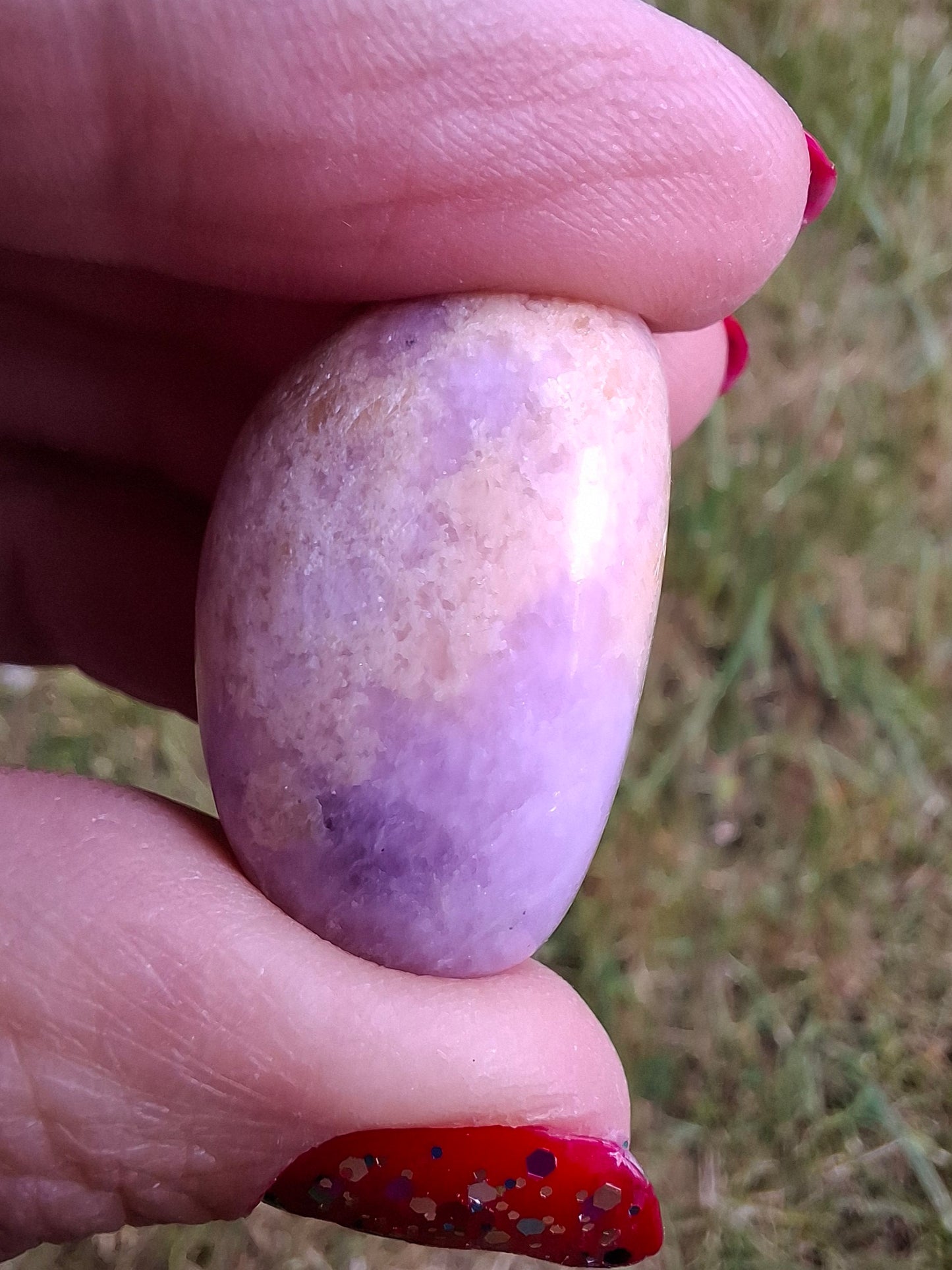 Lepidolite, Tumble Stone, Crystal (Ref: T121)