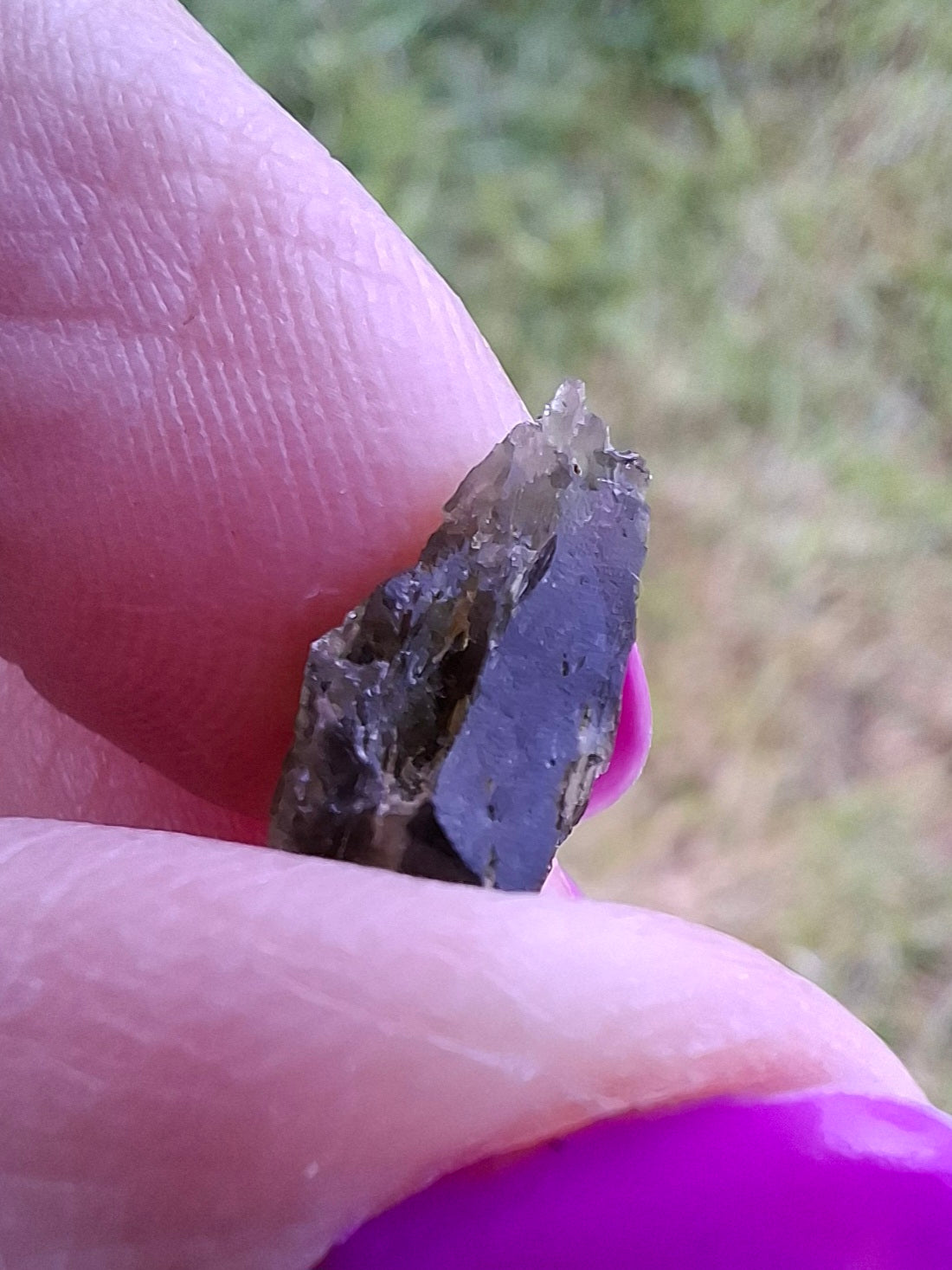 Moldavite Piece, 0.81g, Tektite (Ref: 1449)
