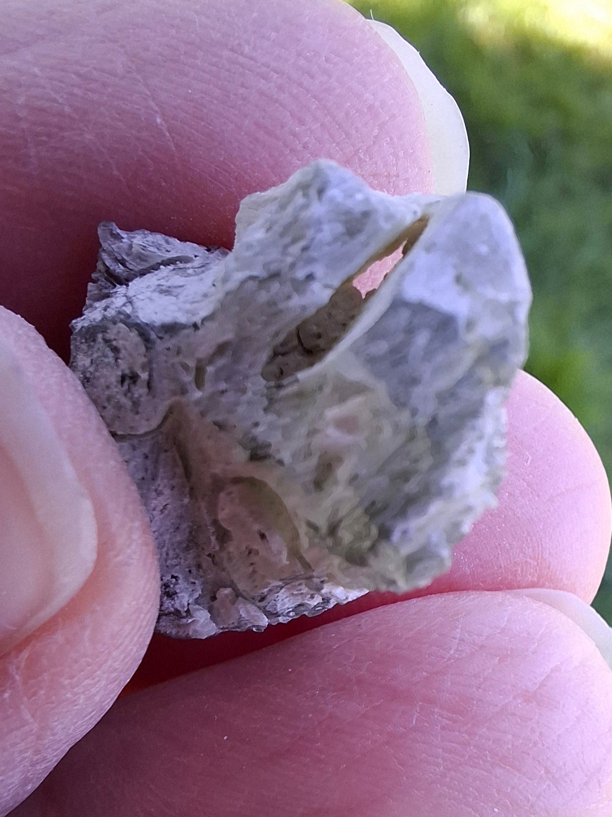 Moldavite Piece, SNOWFLAKE, FROSTED, BARTOCHOV, 4.00g, Tektite (Ref: 1367)