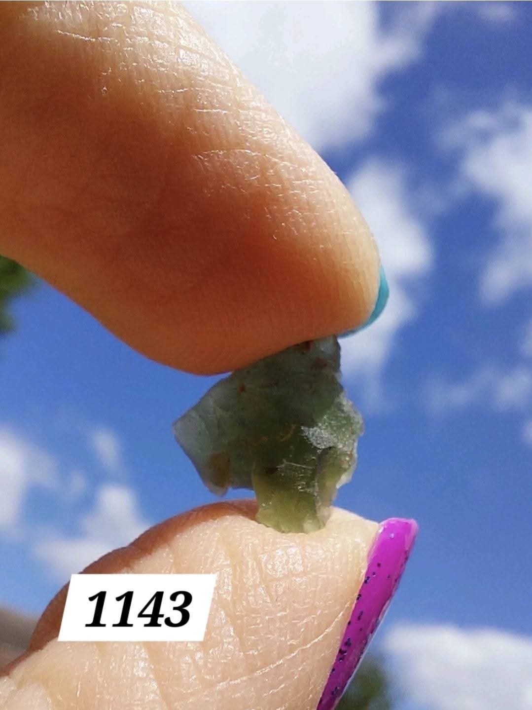 Moldavite Piece, 0.64g, Tektite (Ref: 1143)