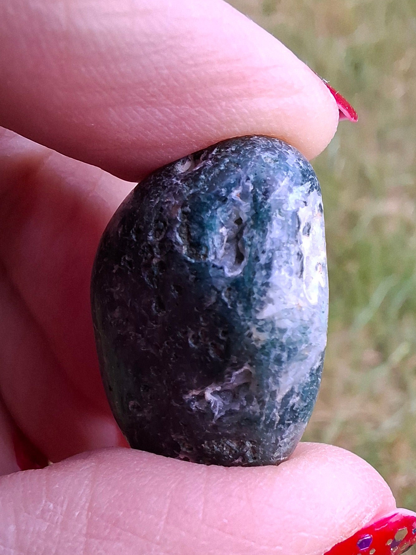 Green Moss Agate, Tumble Stone, Crystal (Ref: T170)