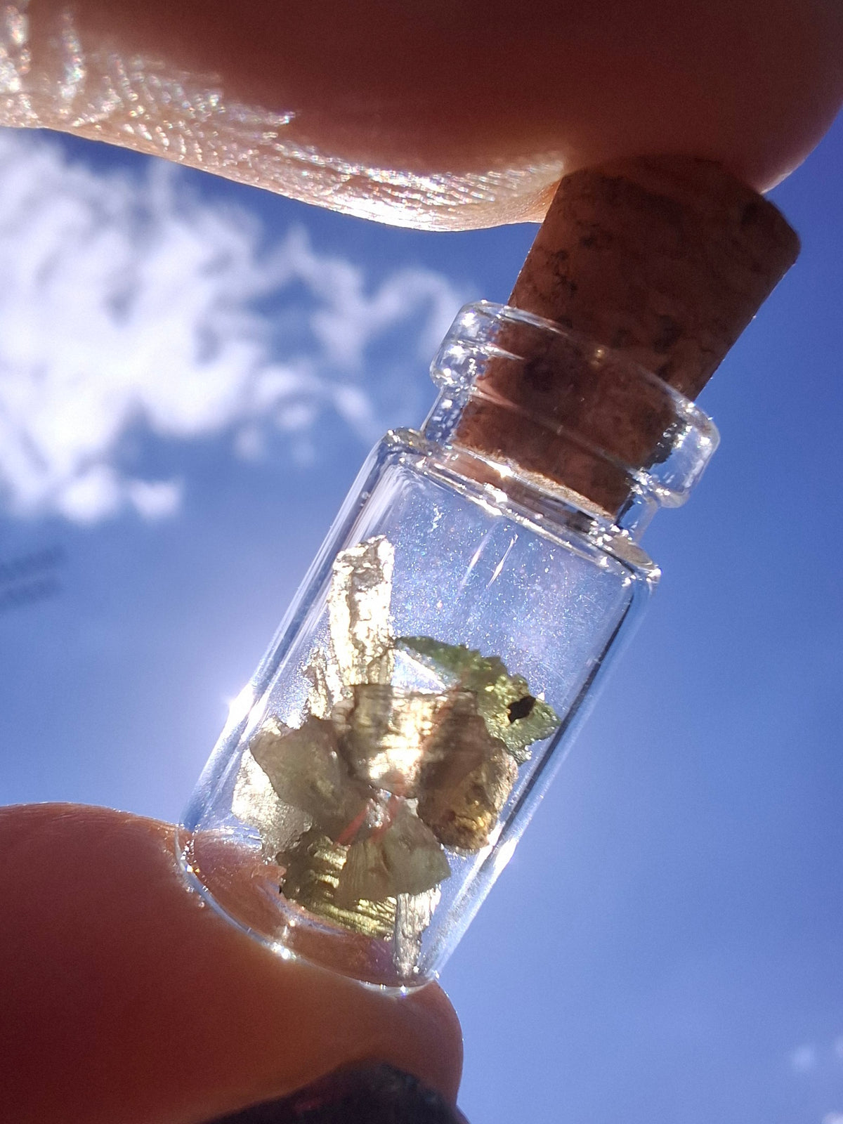Moldavite Chips (0.50g) in 1ml Bottle, Tektite (Ref: B21)