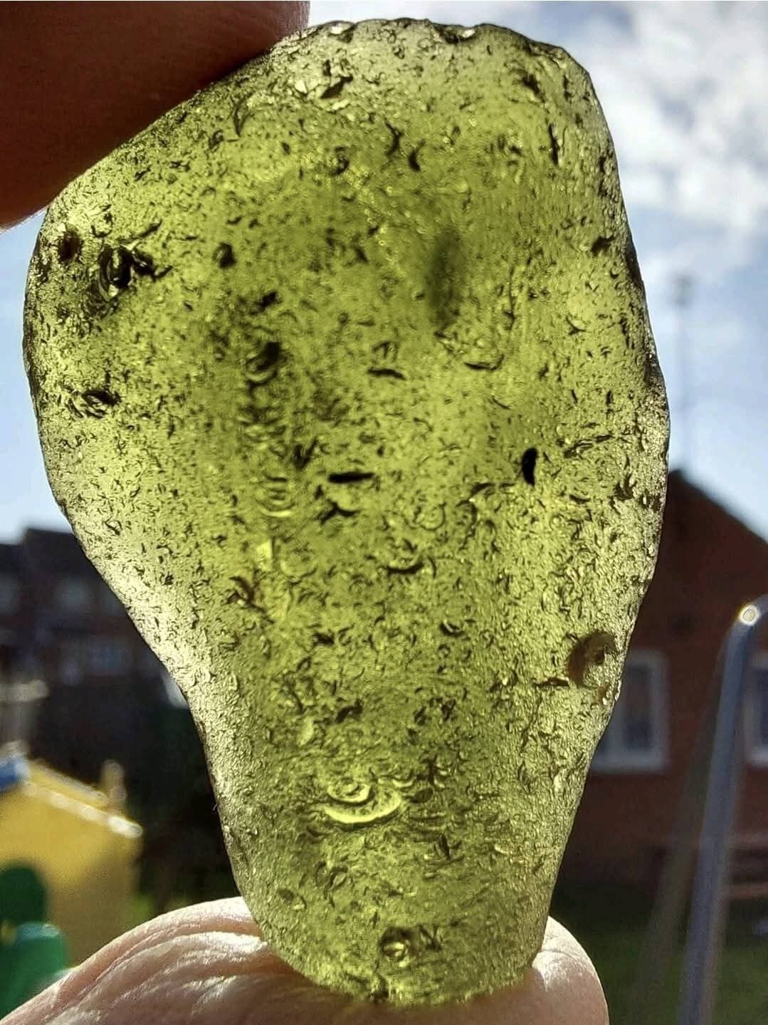 Moldavite Piece, CHLUM FIELD, 15.77g, Tektite (Ref: 1045)