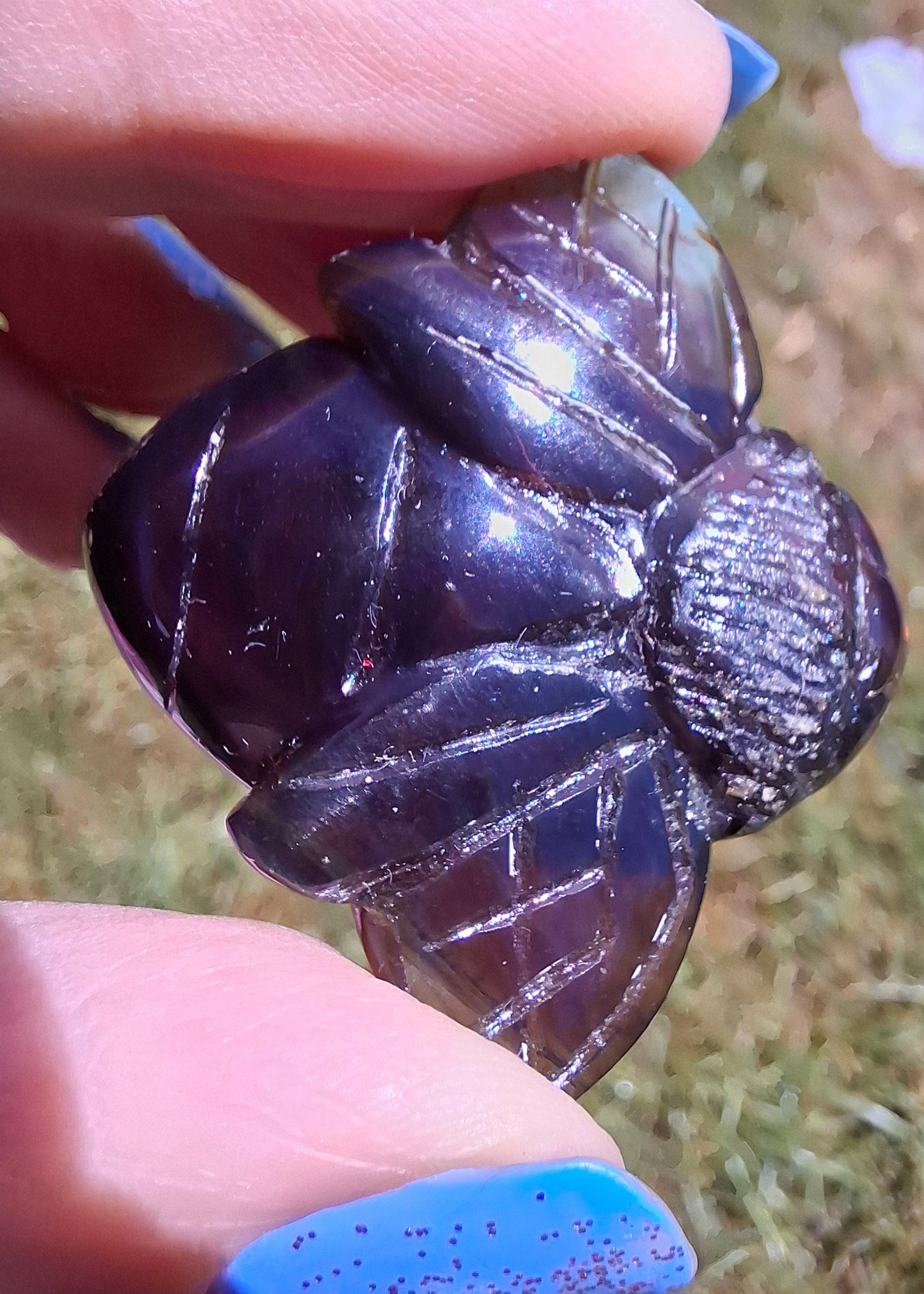 Red Amber Honey Bee Carving, 9.63g, Fossil (Ref: Bee28)