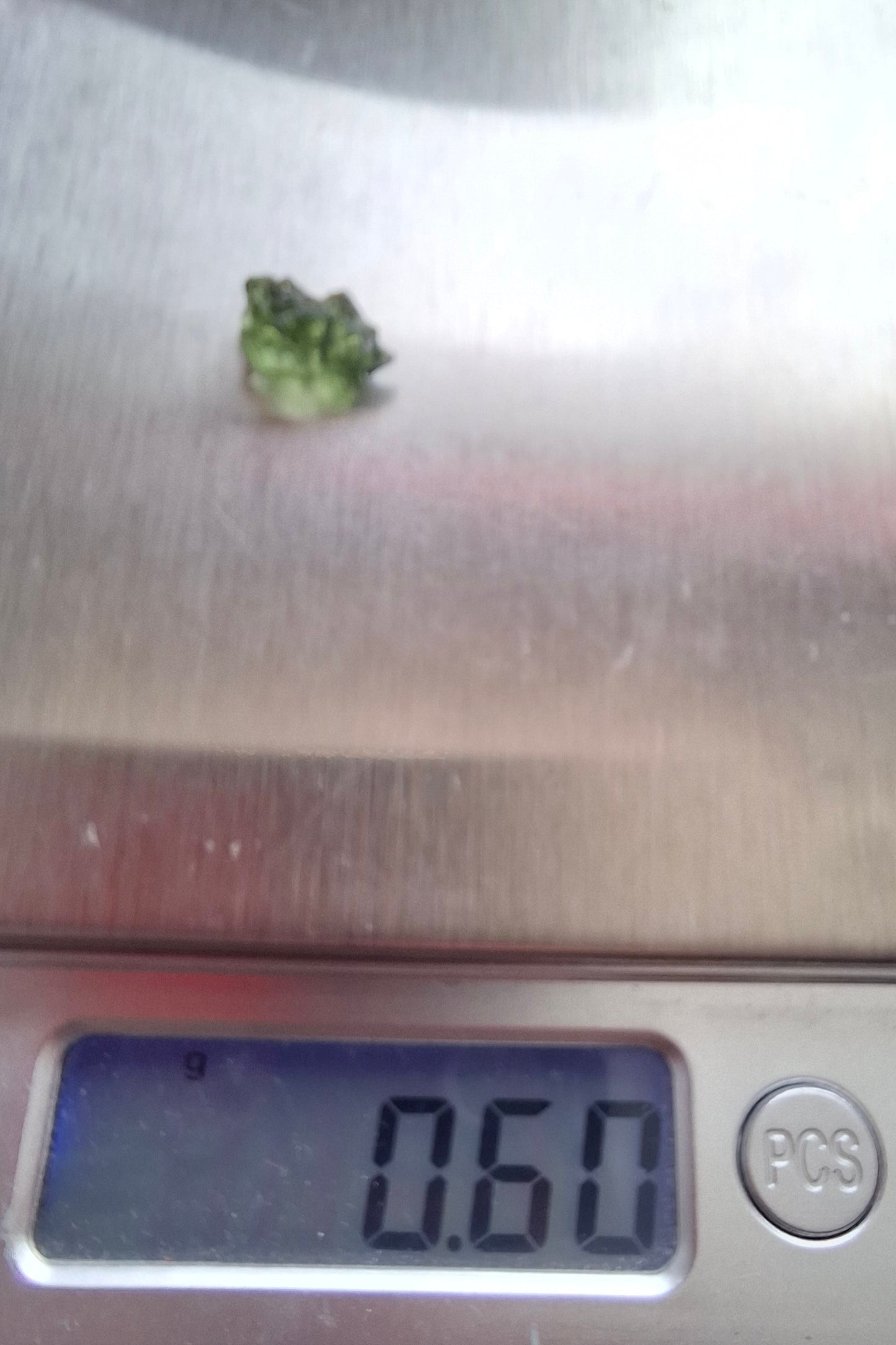 Moldavite Piece, 0.60g, Tektite (Ref: 1385)