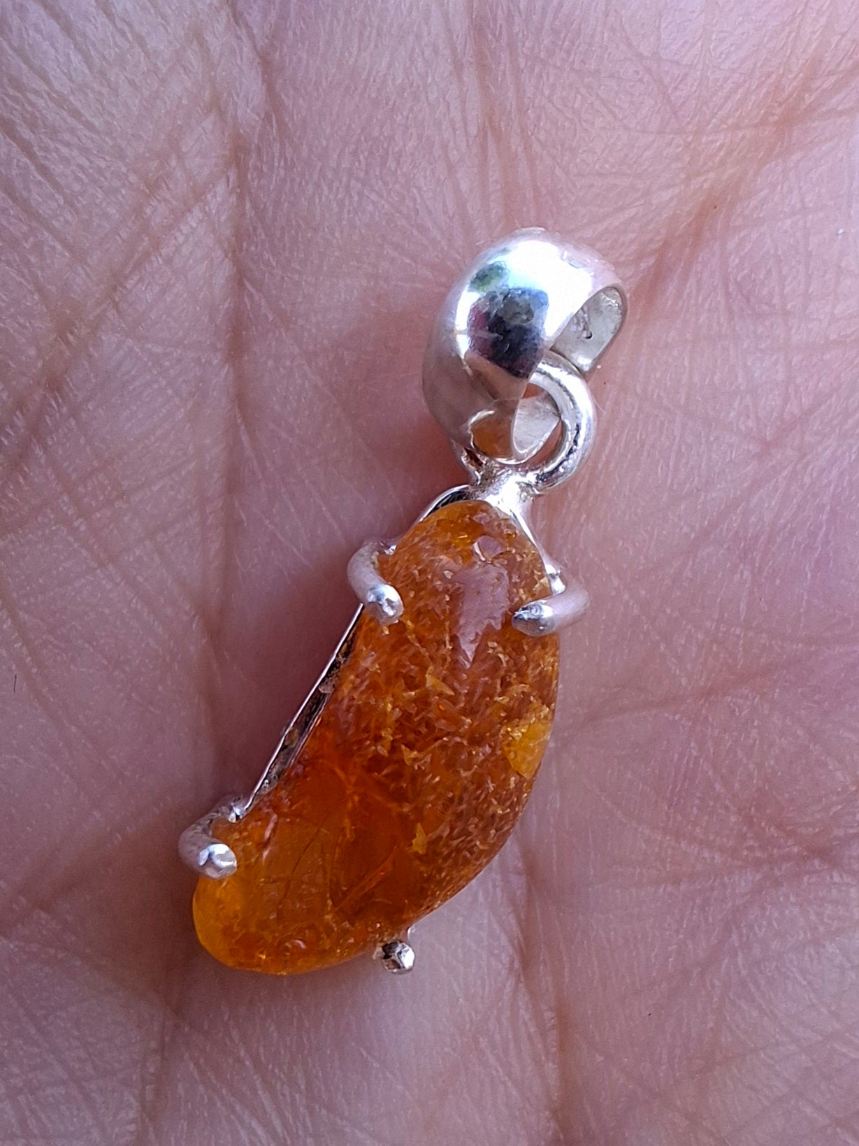 Baltic Amber Pendant, 925 Silver, Fossil (Ref: AP21)