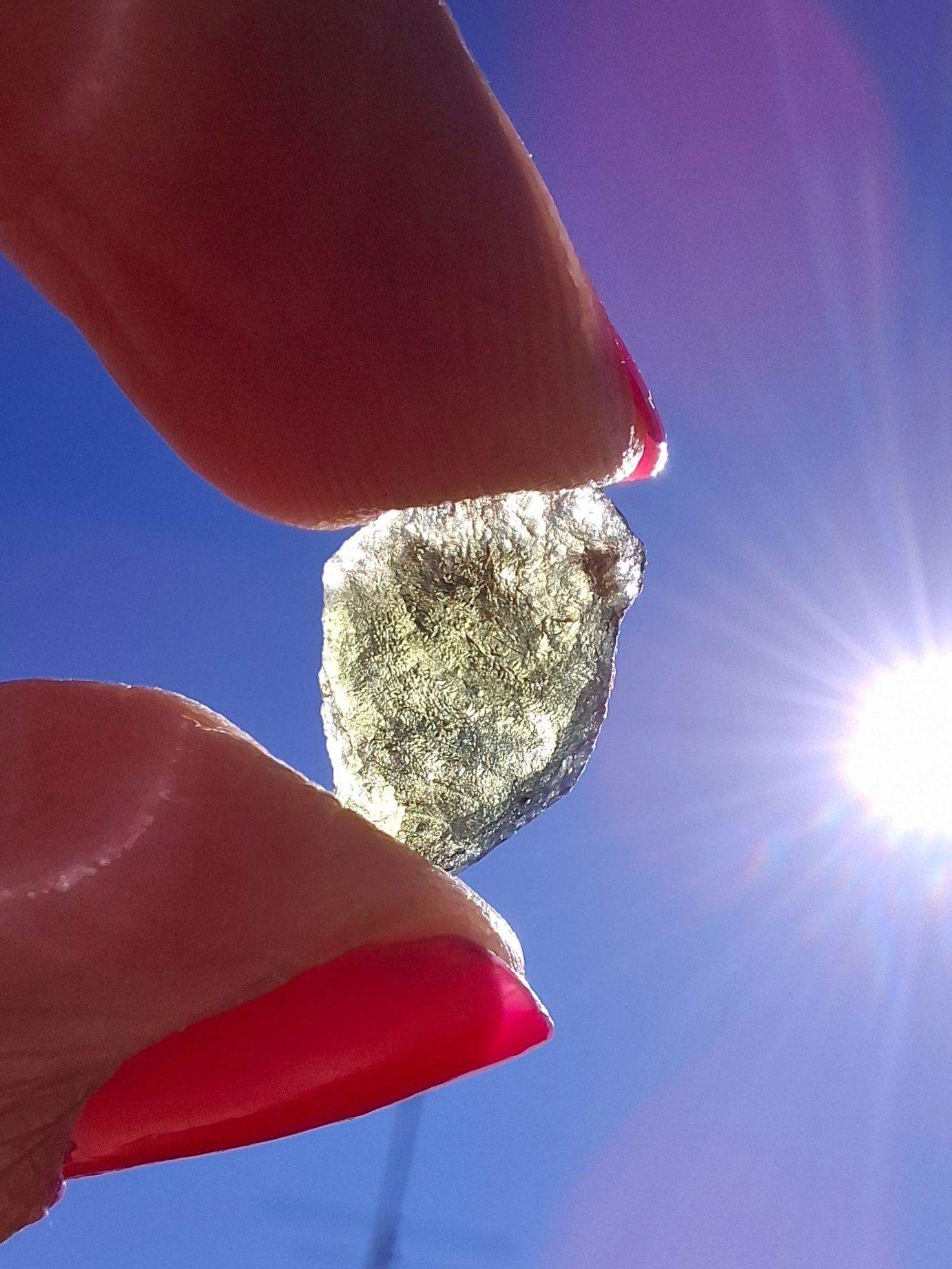 Moldavite Piece, 0.69g, Tektite (Ref: 1407)