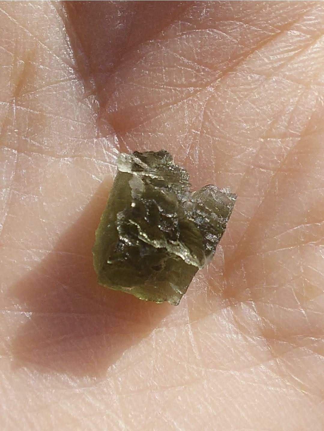 Moldavite Piece, 0.63g, Tektite (Ref: 1032)