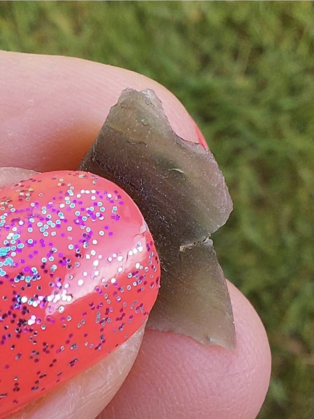 Moldavite Piece, 0.75g, Tektite (Ref: 1124)