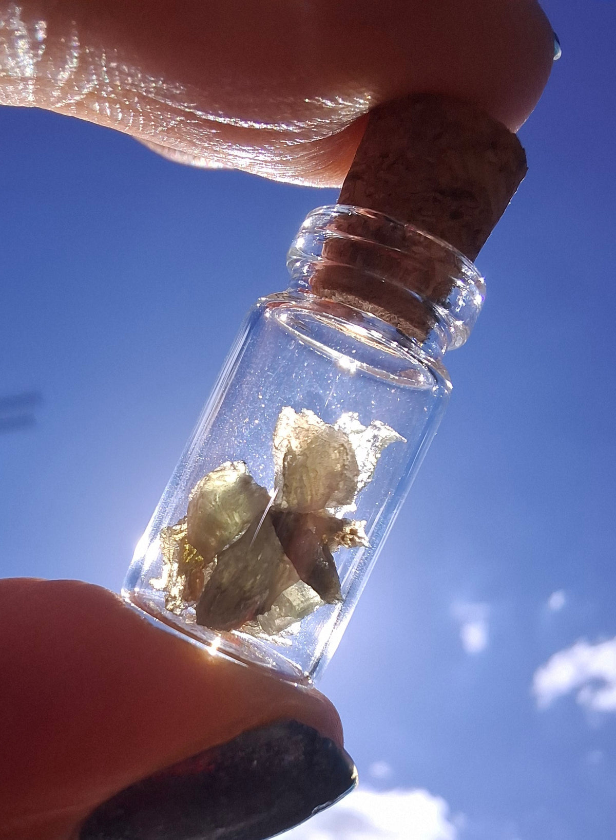 Moldavite Chips (0.50g) in 1ml Bottle, Tektite (Ref: B27)