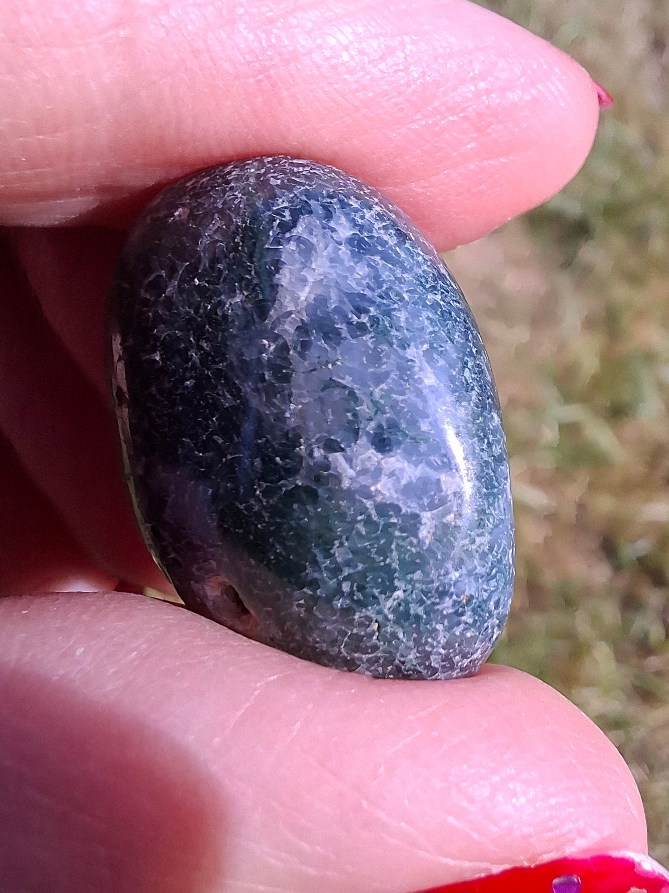 Green Moss Agate, Tumble Stone, Crystal (Ref: T171)