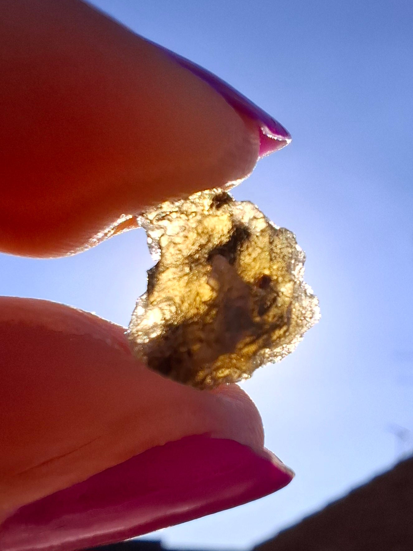 Moldavite Piece, 0.65g, Tektite (Ref: 1459)
