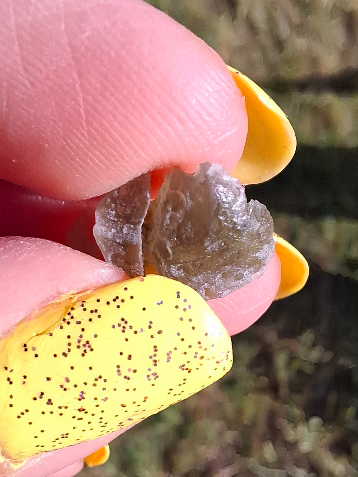 Moldavite Piece, 0.68g, Tektite (Ref: 1481)