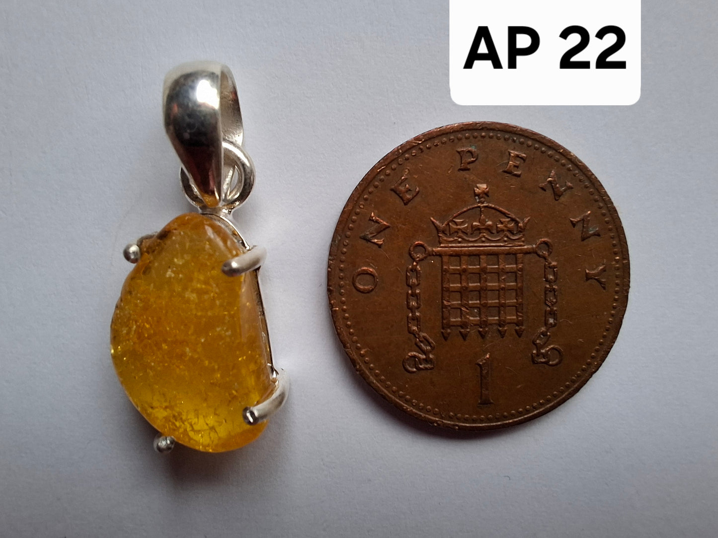 Baltic Amber Pendant, 925 Silver, Fossil (Ref: AP22)