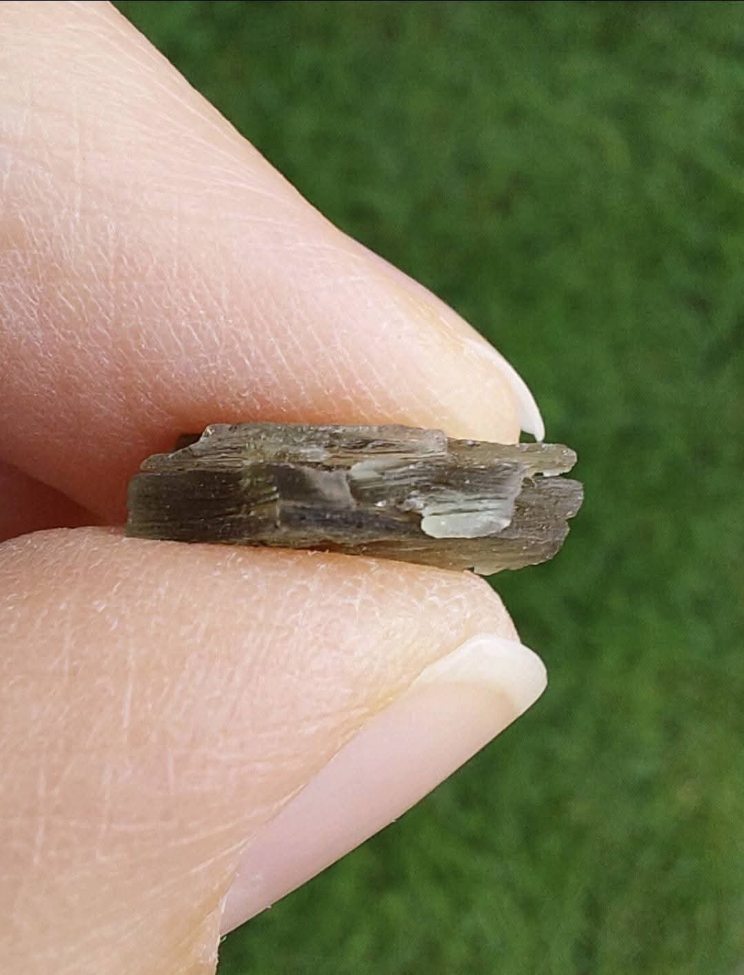 Moldavite Piece, 0.65g. Tektite (Ref: 898)
