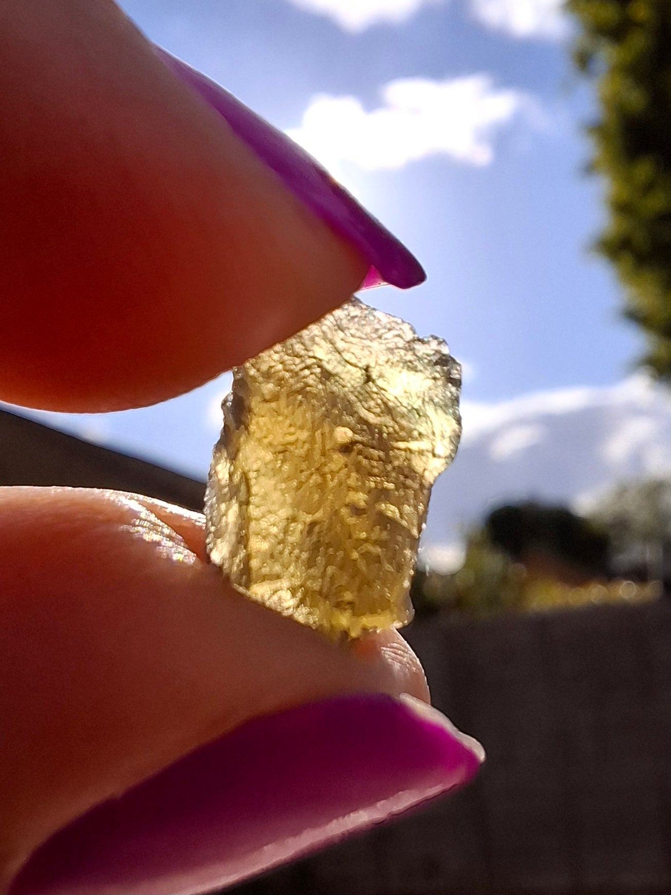 Moldavite Piece, 0.72g, Tektite (Ref: 1443)