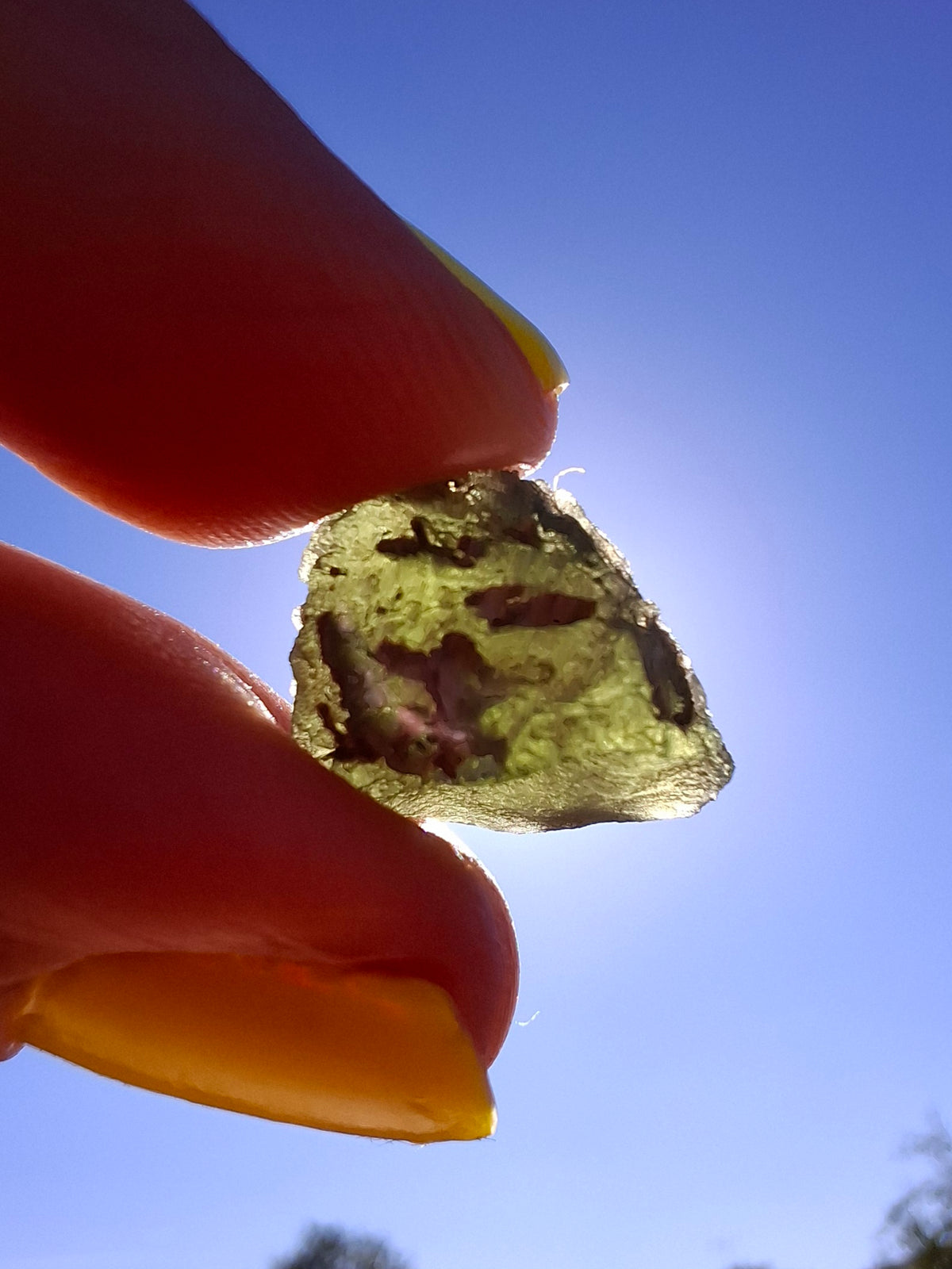 Moldavite Piece, 2.09g, Tektite (Ref: 1510)