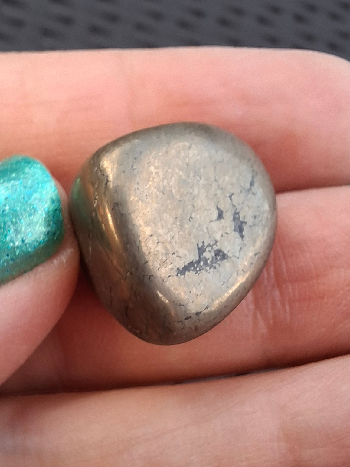 Apache Gold Tumble Stone, Crystal (Ref: T229)