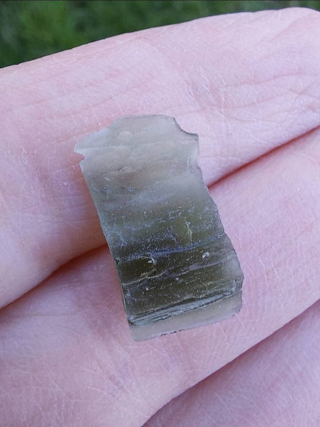 Moldavite Piece, 0.89g, Tektite (Ref: 1011)