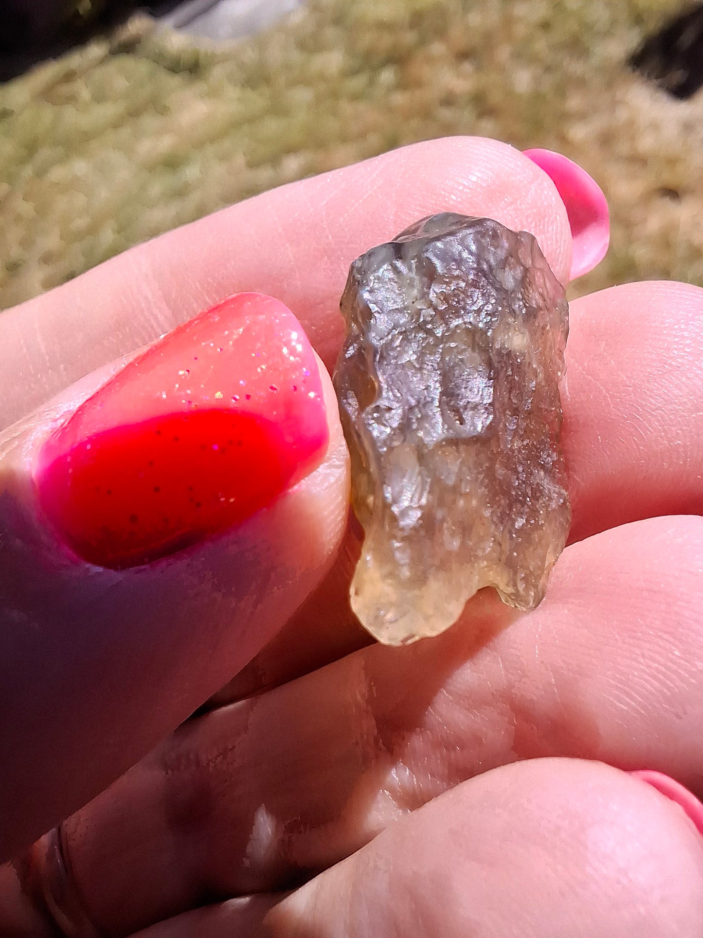 Libyan Desert Glass (darker) piece, 2.88g, Tektite (Ref: L1358)