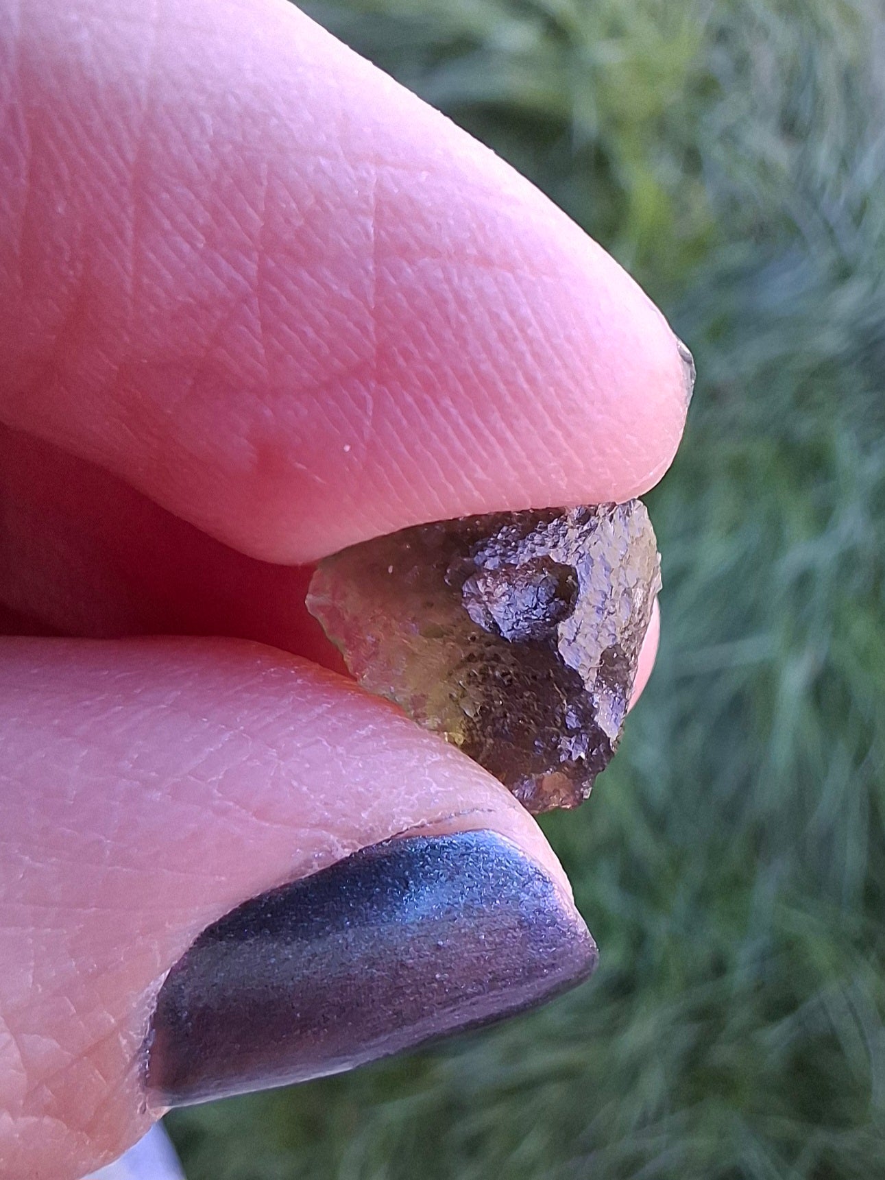 Moldavite Piece, 0.81g, Tektite (Ref: 1400)