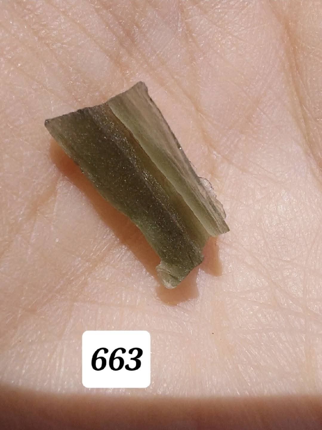 Moldavite Piece, 0.68g, Tektite (Ref: 663)