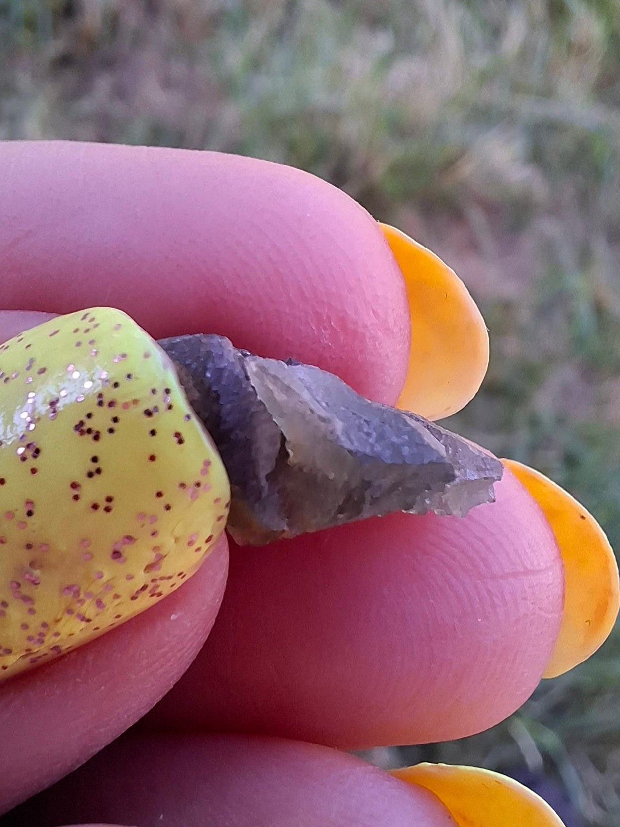 Moldavite Piece, 0.75g, Tektite (Ref: 1483)