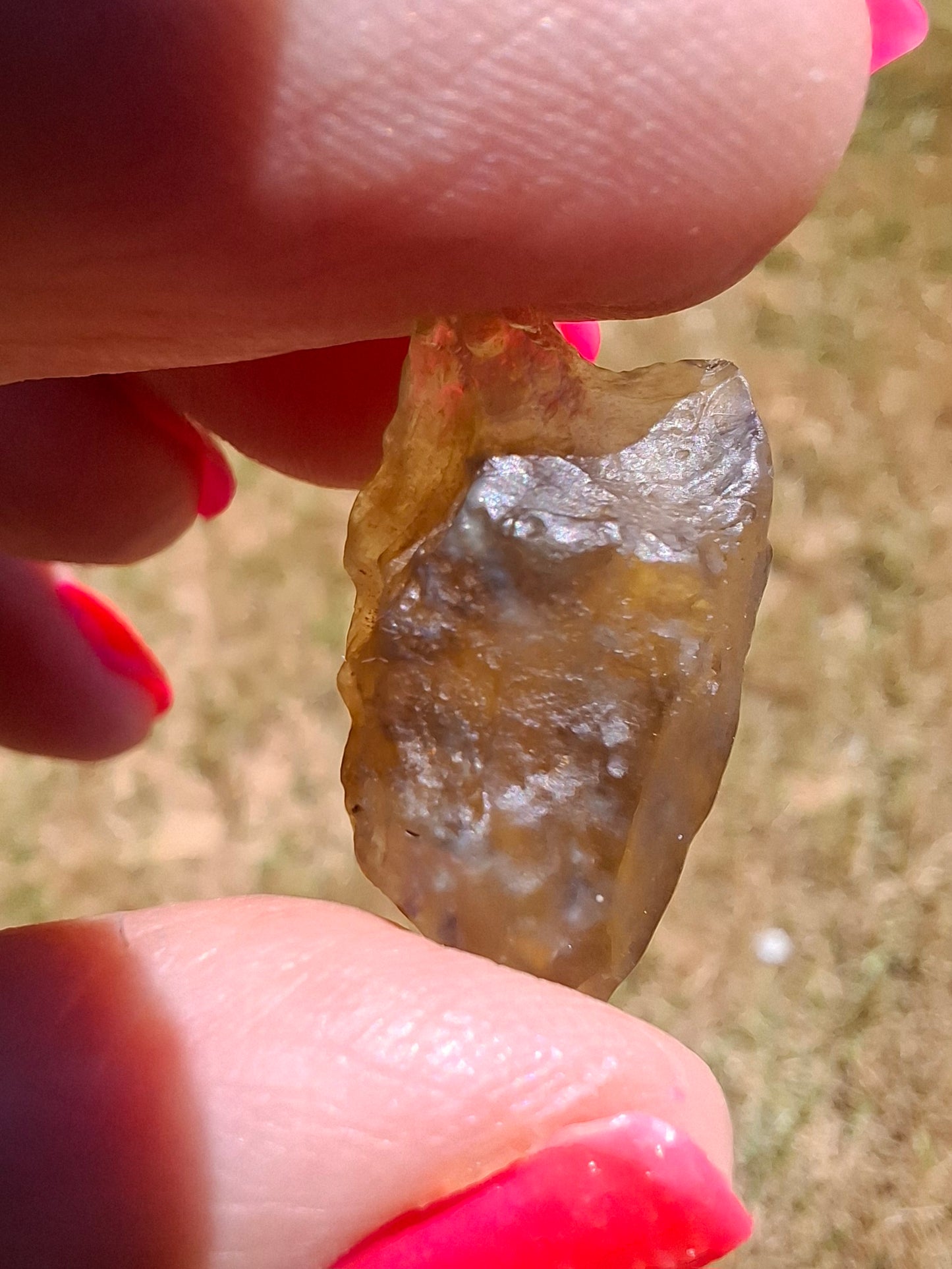 Libyan Desert Glass (darker) piece, 2.88g, Tektite (Ref: L1358)