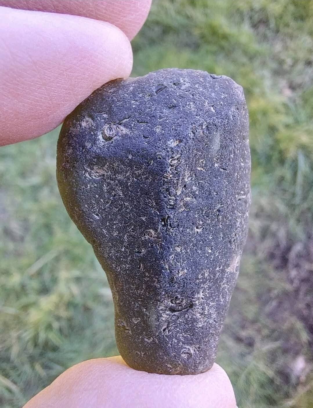 Moldavite Piece, CHLUM FIELD, 15.77g, Tektite (Ref: 1045)