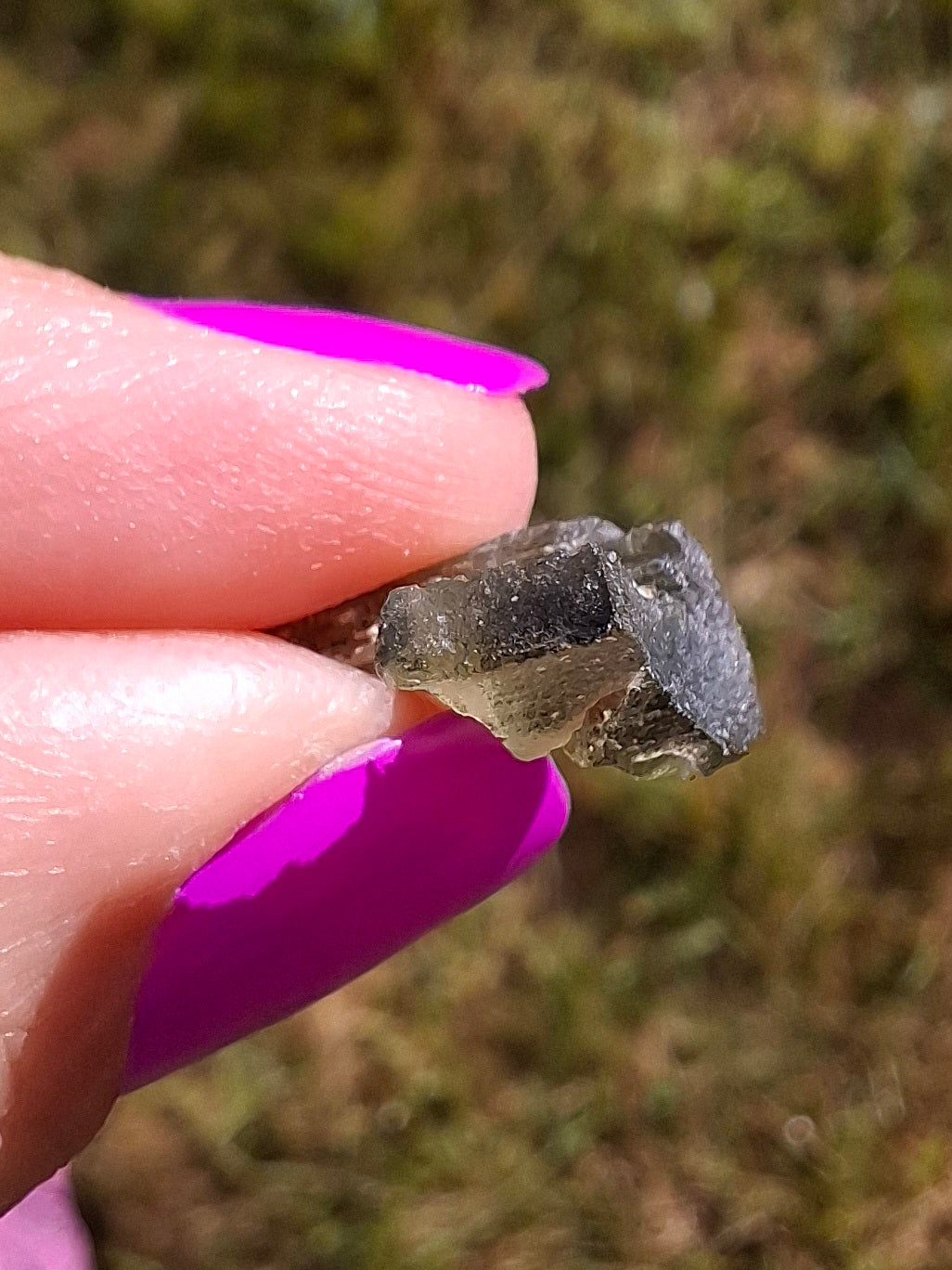 Moldavite Piece, 0.66g, Tektite (Ref: 1436)