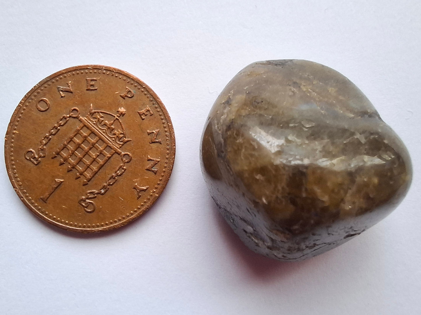 Labradorite, Tumble Stone, Crystal (Ref: T207)